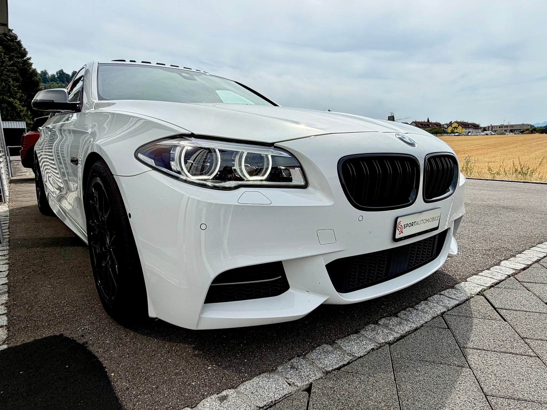BMW M550d xDrive Steptronic-image-2
