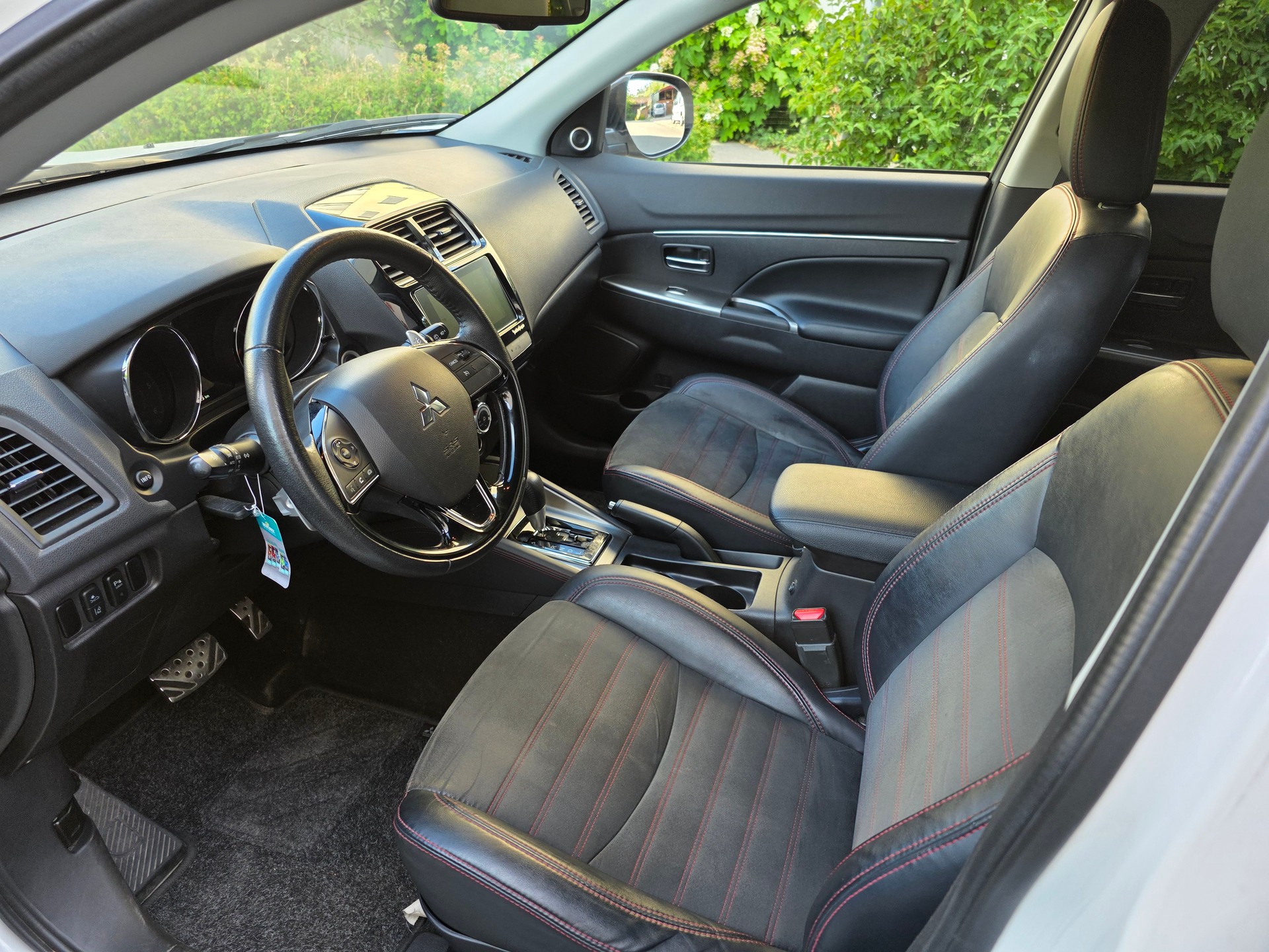 MITSUBISHI ASX 2.2 DID Diamond 4WD Automatic-image-7