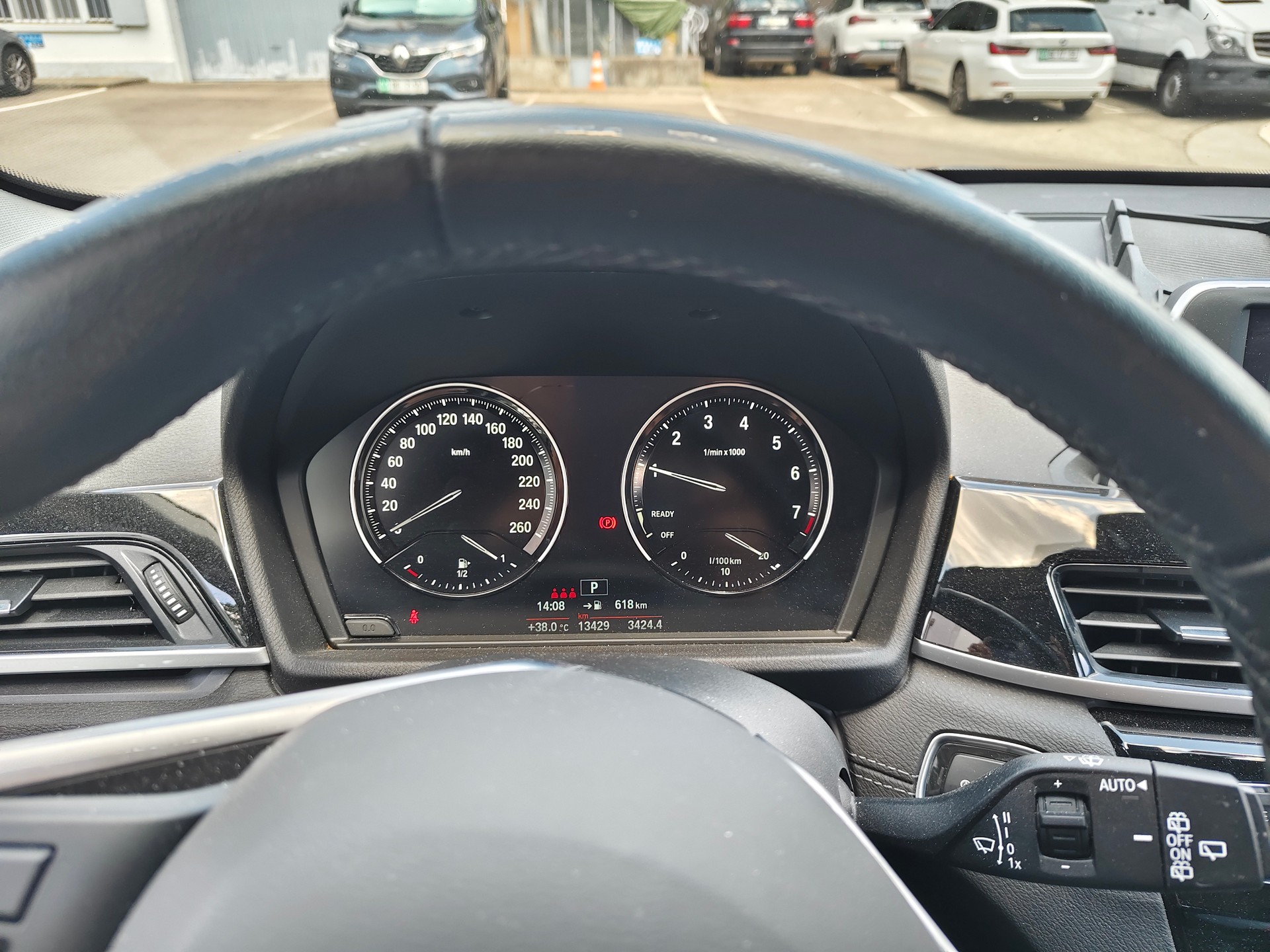 BMW 18i sDrive-image-5