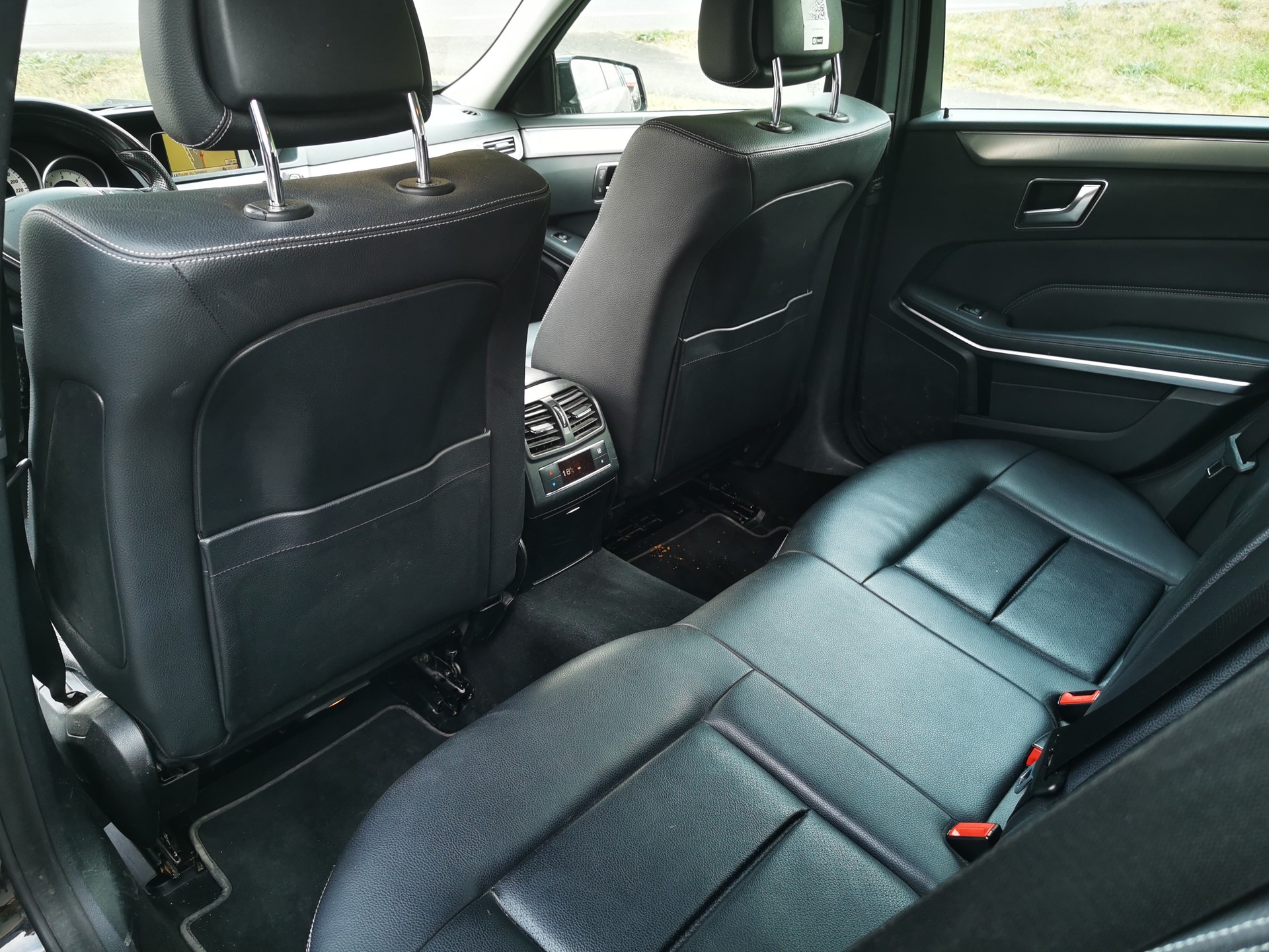 MERCEDES-BENZ E 250 BlueTEC 4Matic 7G-Tronic-image-10