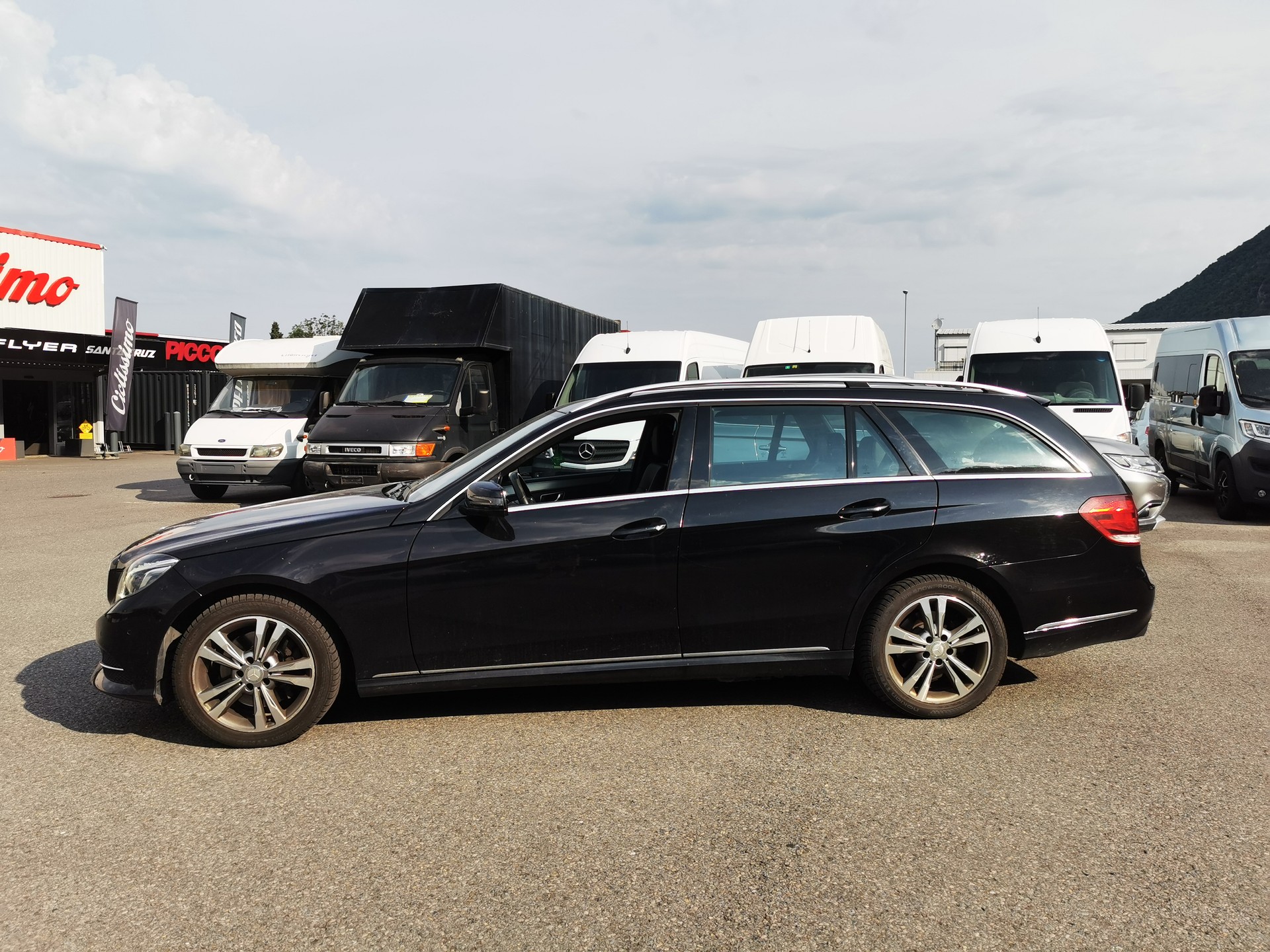 MERCEDES-BENZ E 250 BlueTEC 4Matic 7G-Tronic-image-4