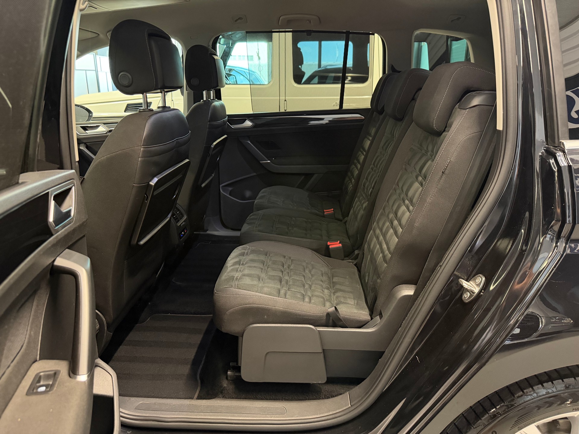 VW Touran 1.4 TSI BlueMotion Technology Highline DSG 7-Sitzer-image-19