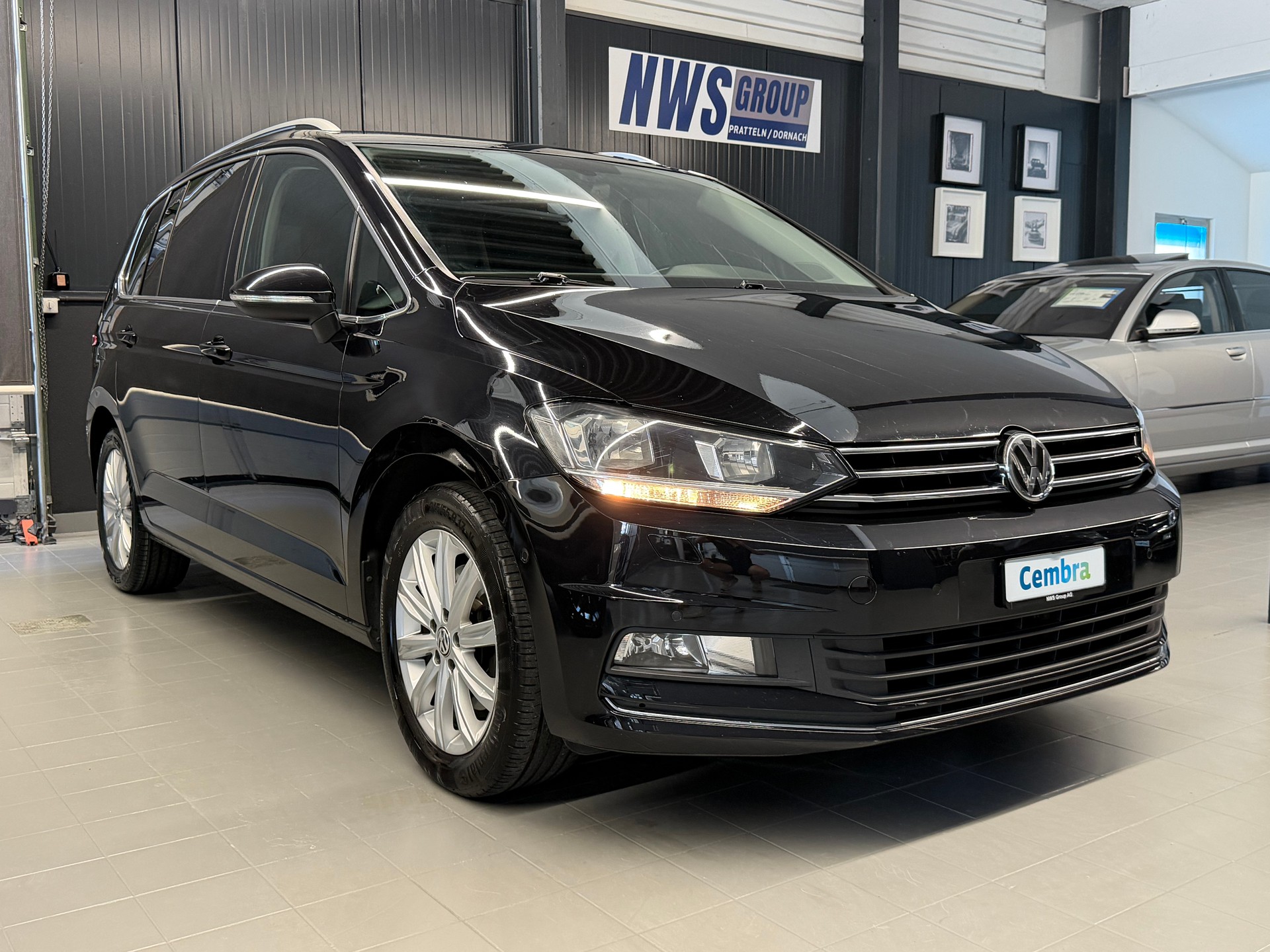 VW Touran 1.4 TSI BlueMotion Technology Highline DSG 7-Sitzer-image-0