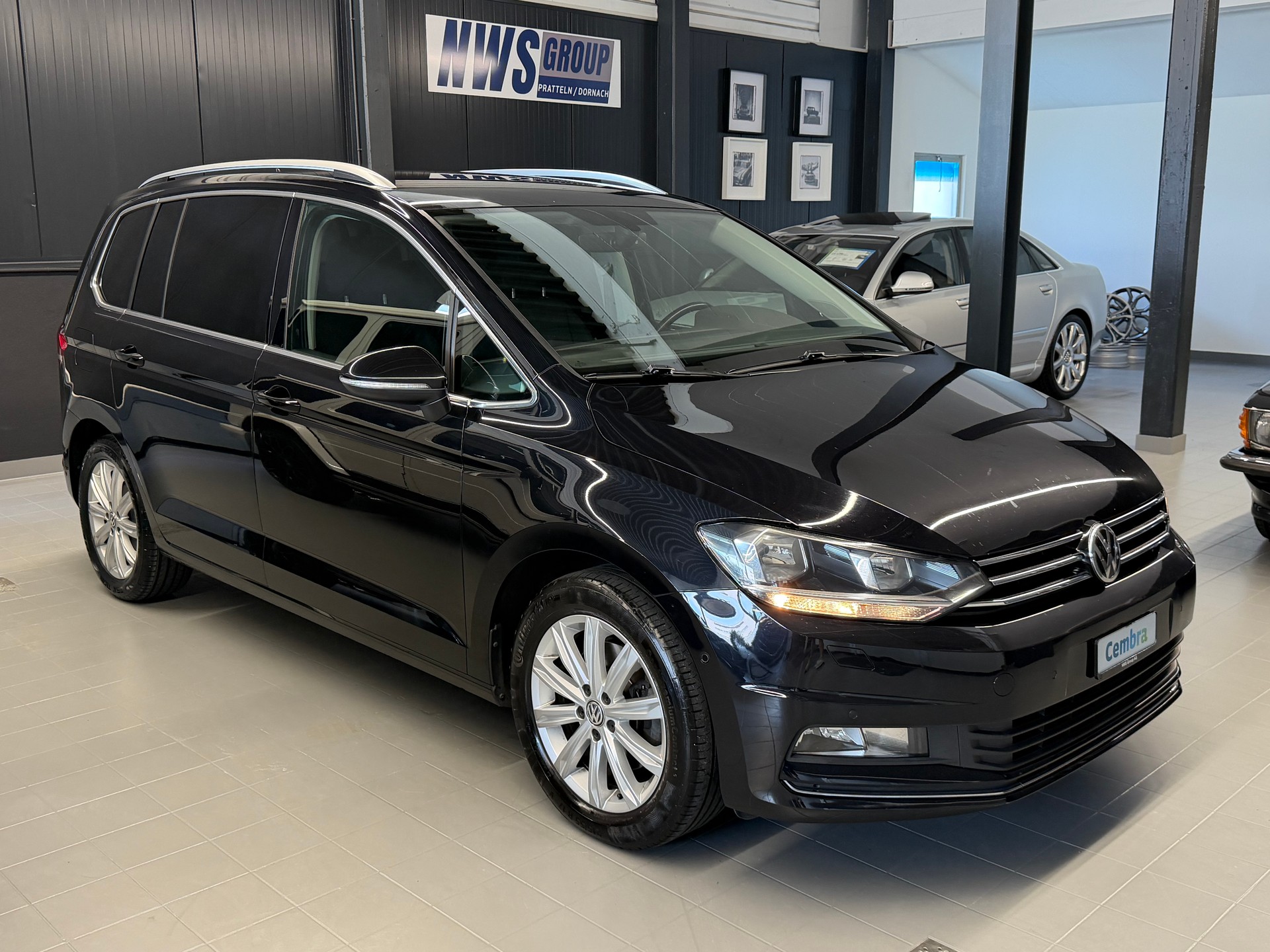 VW Touran 1.4 TSI BlueMotion Technology Highline DSG 7-Sitzer-image-1