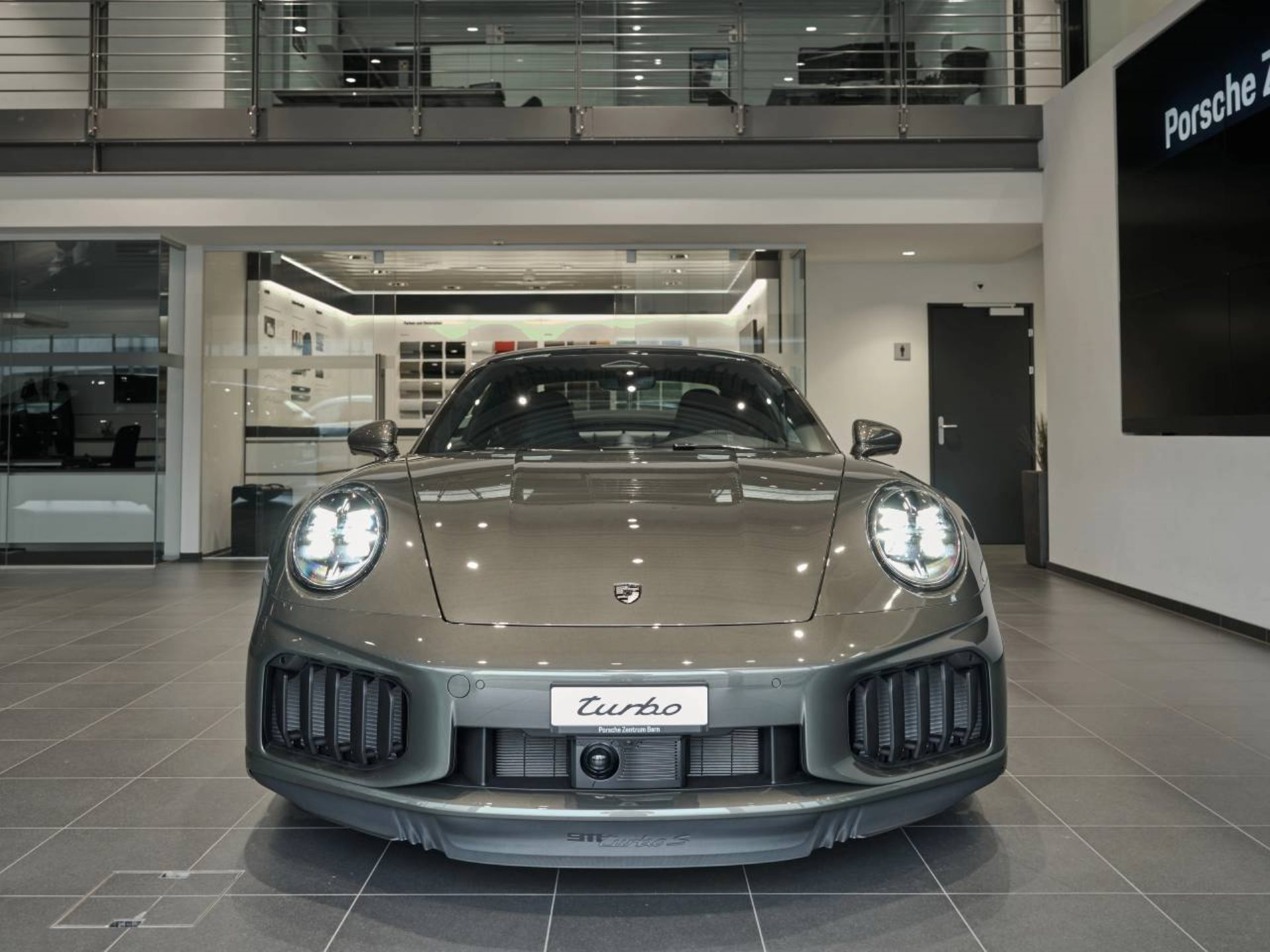 PORSCHE 911 Turbo S-image-8