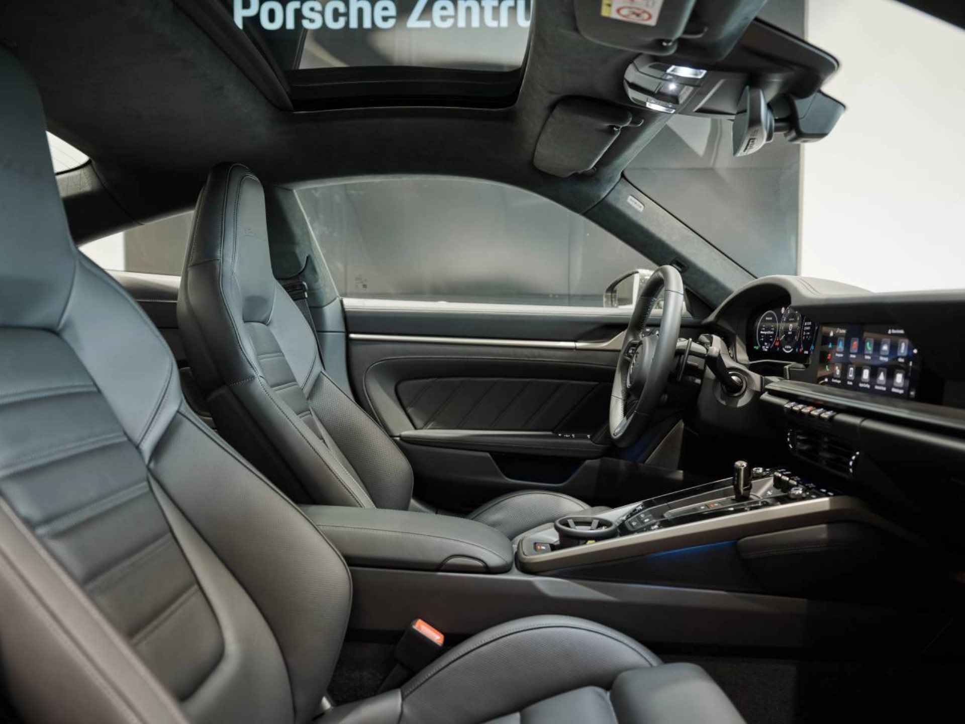 PORSCHE 911 Turbo S-image-15
