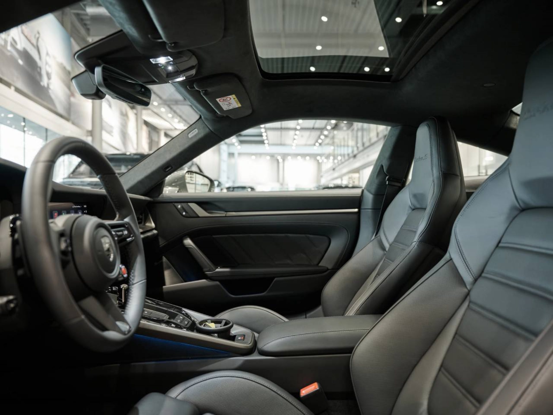 PORSCHE 911 Turbo S-image-3