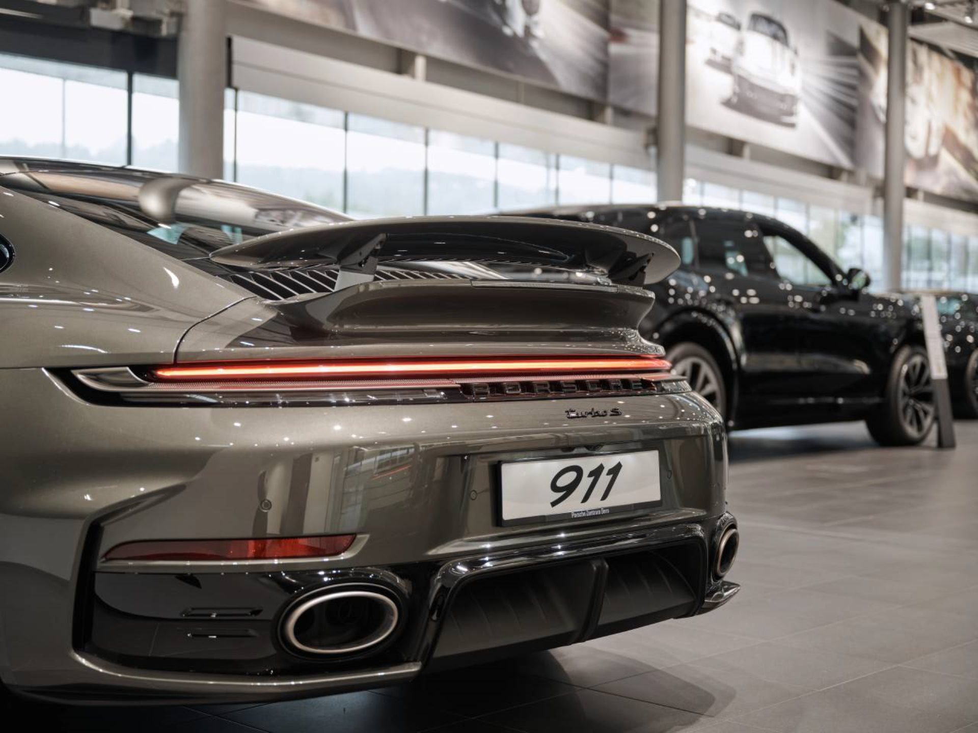 PORSCHE 911 Turbo S-image-26