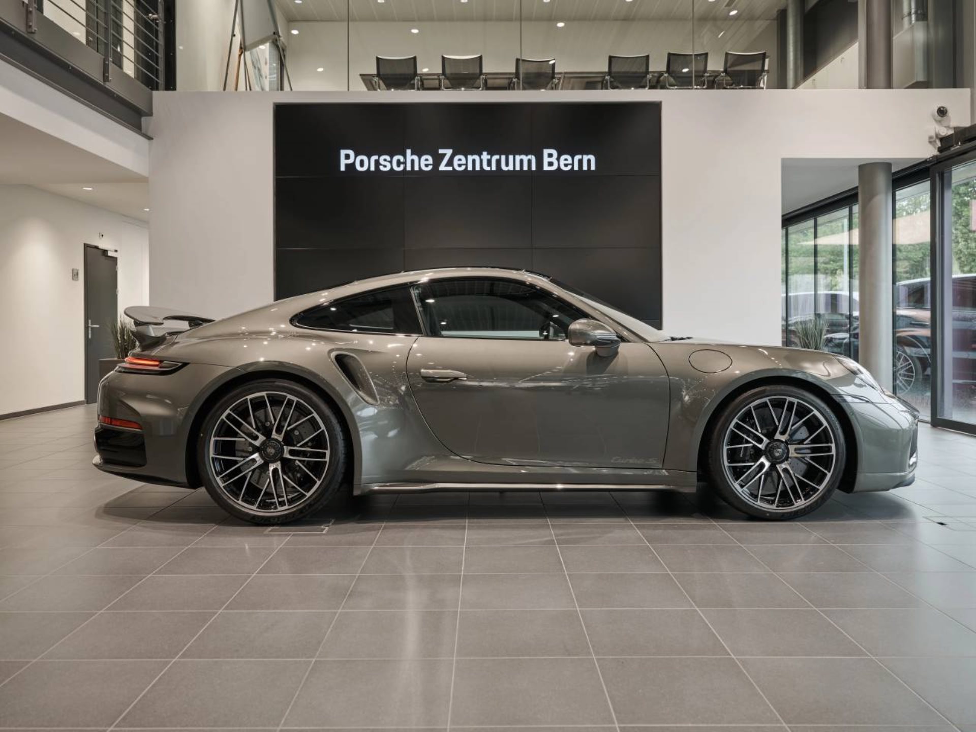 PORSCHE 911 Turbo S-image-1