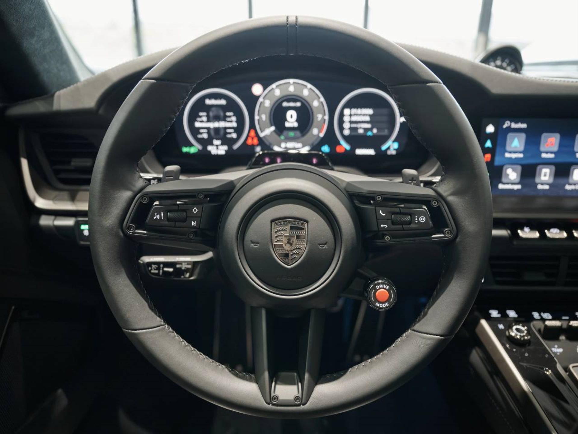 PORSCHE 911 Turbo S-image-12