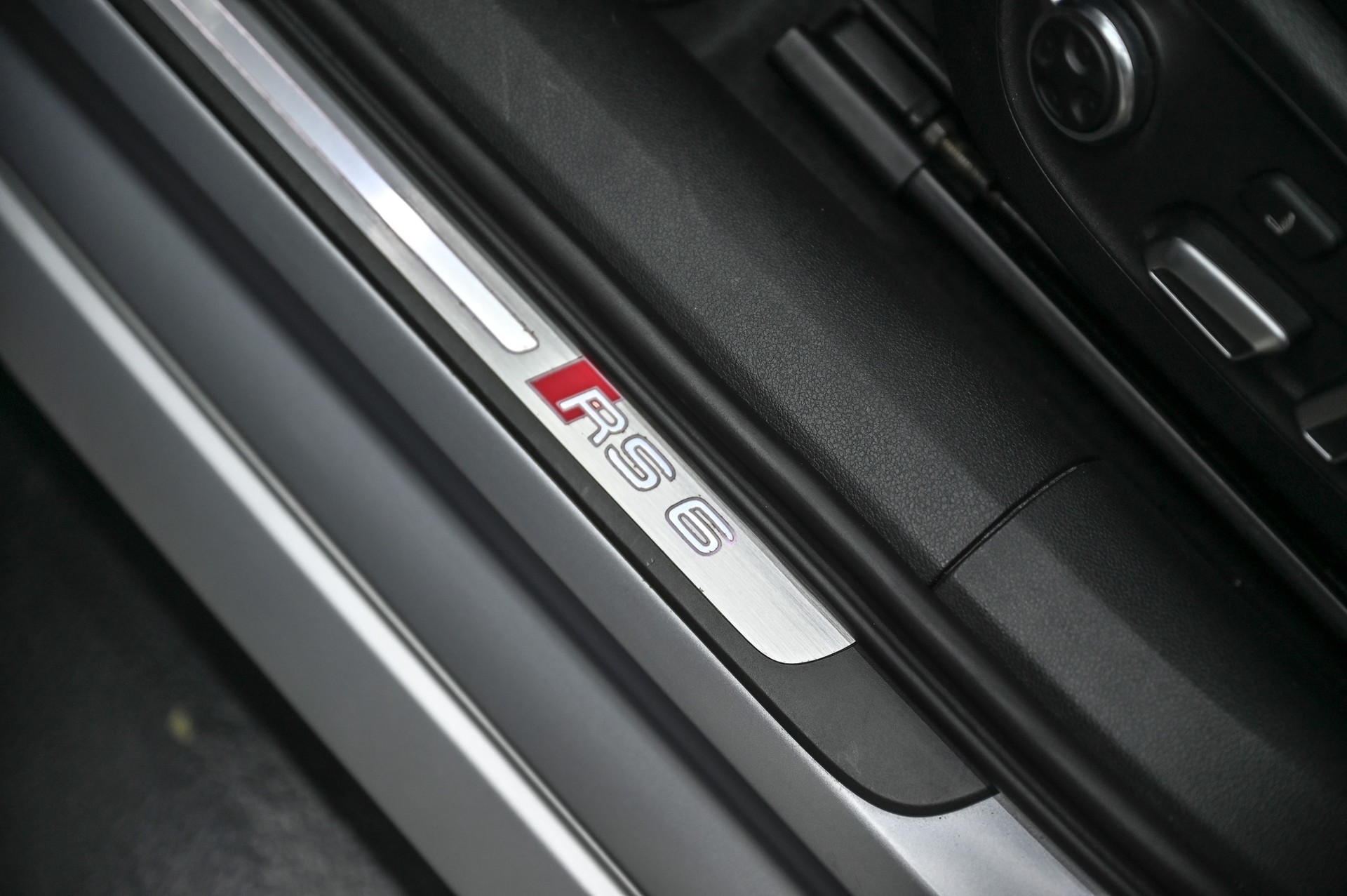 AUDI AUDI RS6 Avant 4.0 TFSI V8 performance quattro-image-19