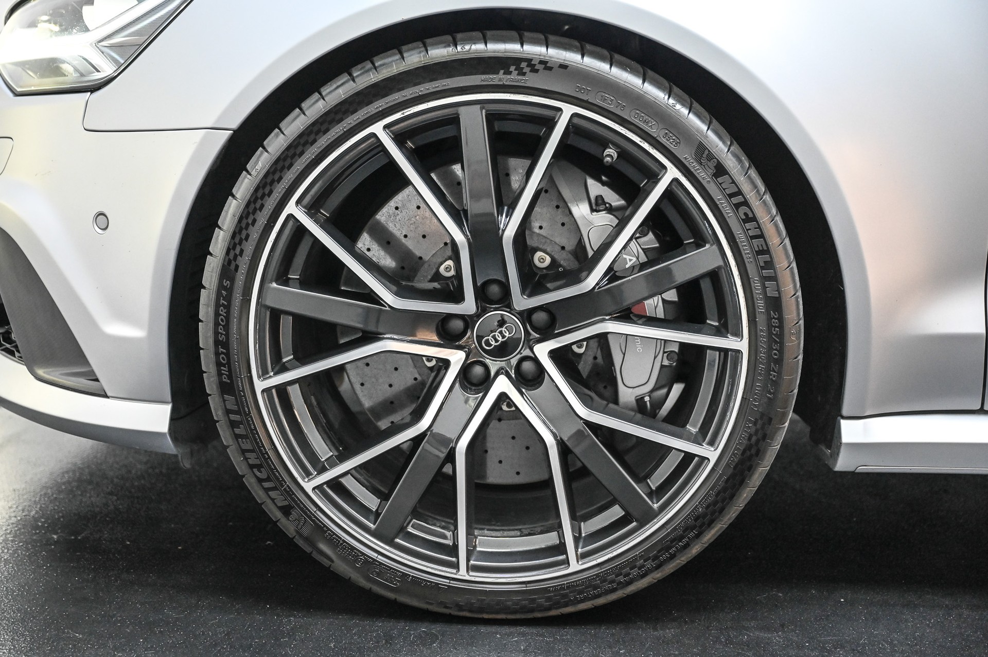 AUDI AUDI RS6 Avant 4.0 TFSI V8 performance quattro-image-14