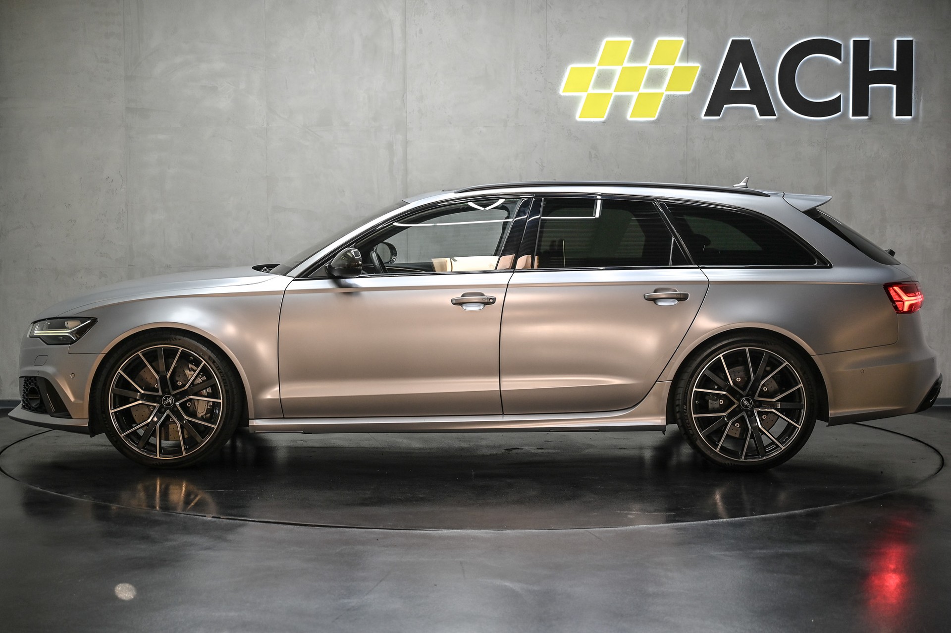 AUDI AUDI RS6 Avant 4.0 TFSI V8 performance quattro-image-4