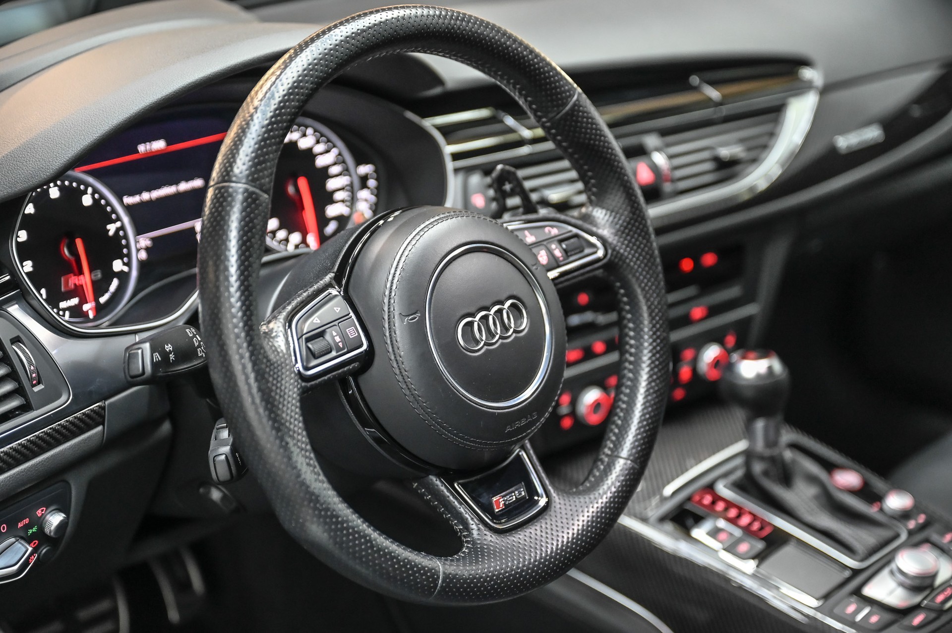 AUDI AUDI RS6 Avant 4.0 TFSI V8 performance quattro-image-20