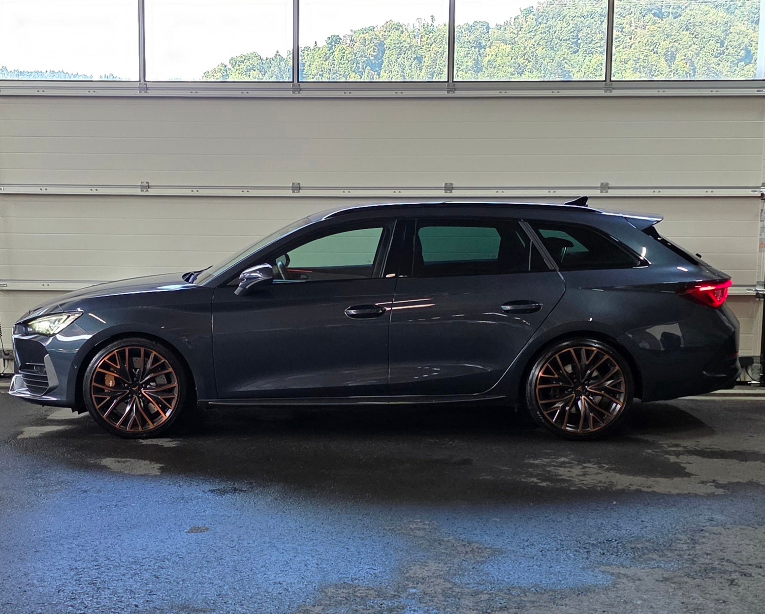 CUPRA LEON ST 2.0 TSI VZ DSG 4Drive *Anhängerkupplung*Spurhalte-&AbstandsAssistent*Rückfahrkamera*Ambientebeleuchtung*-image-1