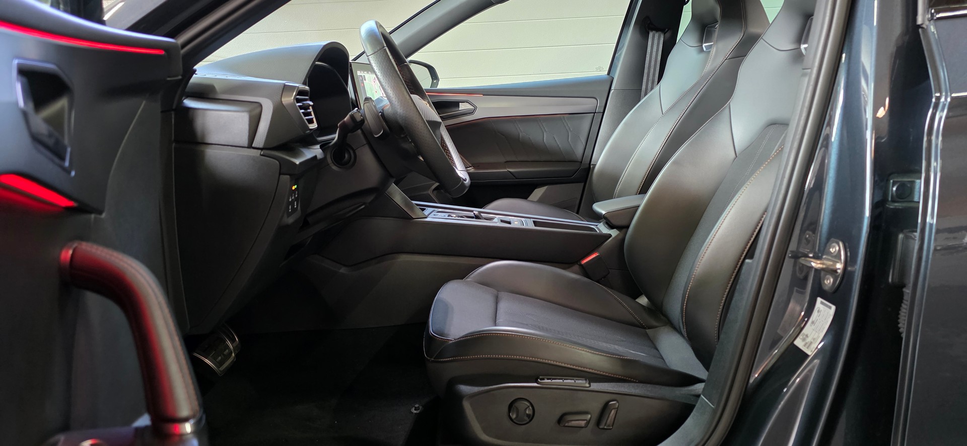 CUPRA LEON ST 2.0 TSI VZ DSG 4Drive *Anhängerkupplung*Spurhalte-&AbstandsAssistent*Rückfahrkamera*Ambientebeleuchtung*-image-8