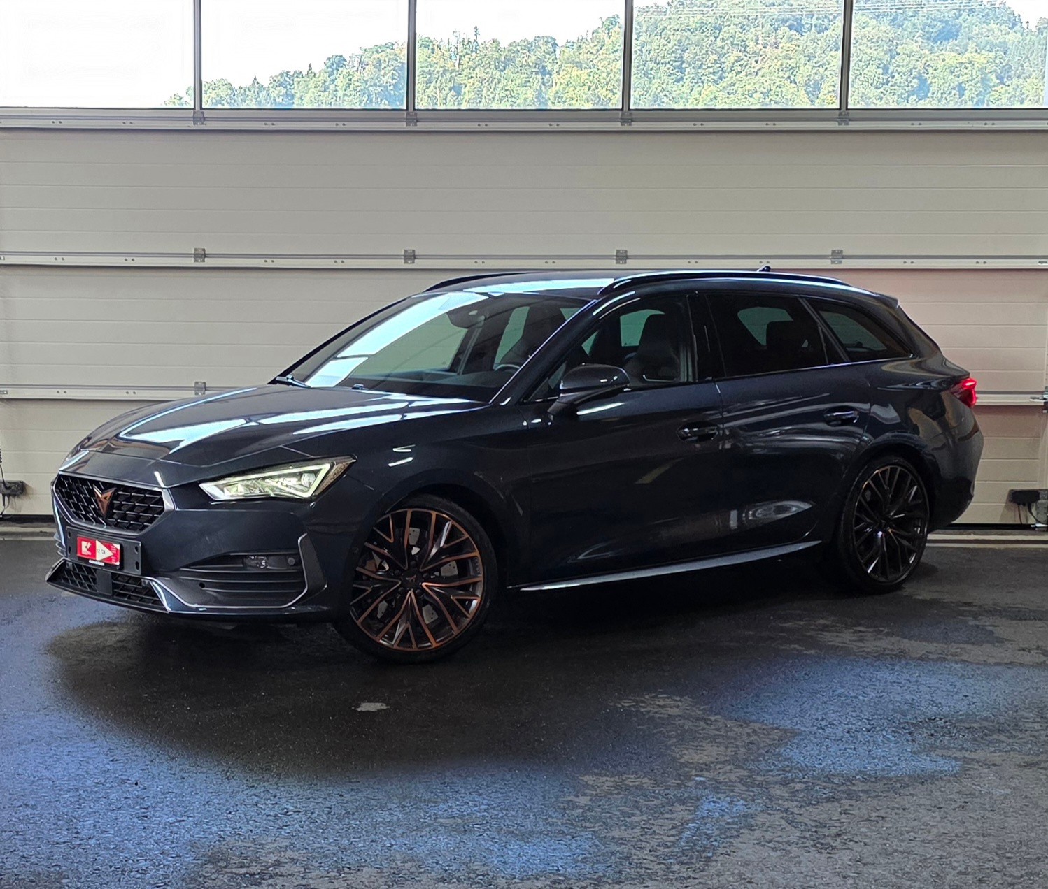 CUPRA LEON ST 2.0 TSI VZ DSG 4Drive *Anhängerkupplung*Spurhalte-&AbstandsAssistent*Rückfahrkamera*Ambientebeleuchtung*-image-0