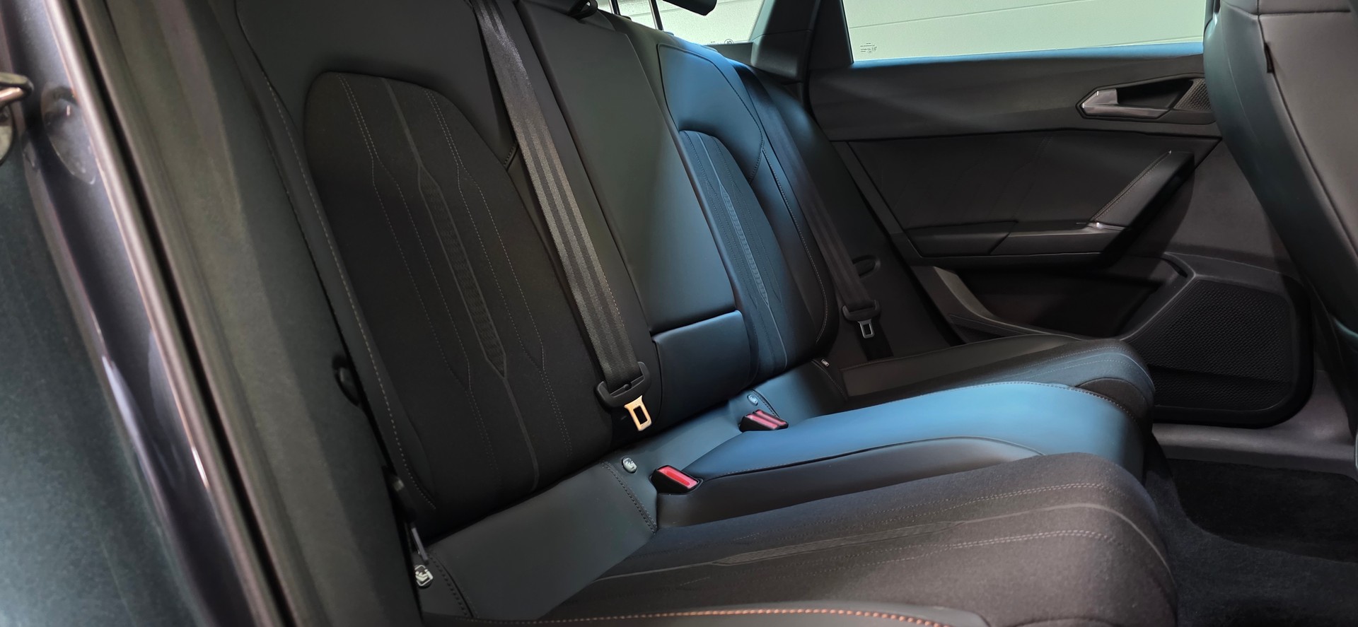 CUPRA LEON ST 2.0 TSI VZ DSG 4Drive *Anhängerkupplung*Spurhalte-&AbstandsAssistent*Rückfahrkamera*Ambientebeleuchtung*-image-29