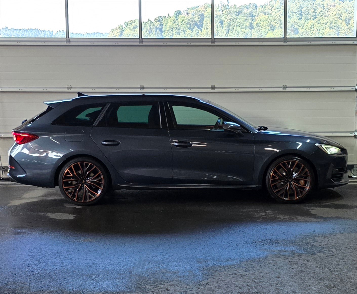 CUPRA LEON ST 2.0 TSI VZ DSG 4Drive *Anhängerkupplung*Spurhalte-&AbstandsAssistent*Rückfahrkamera*Ambientebeleuchtung*-image-5
