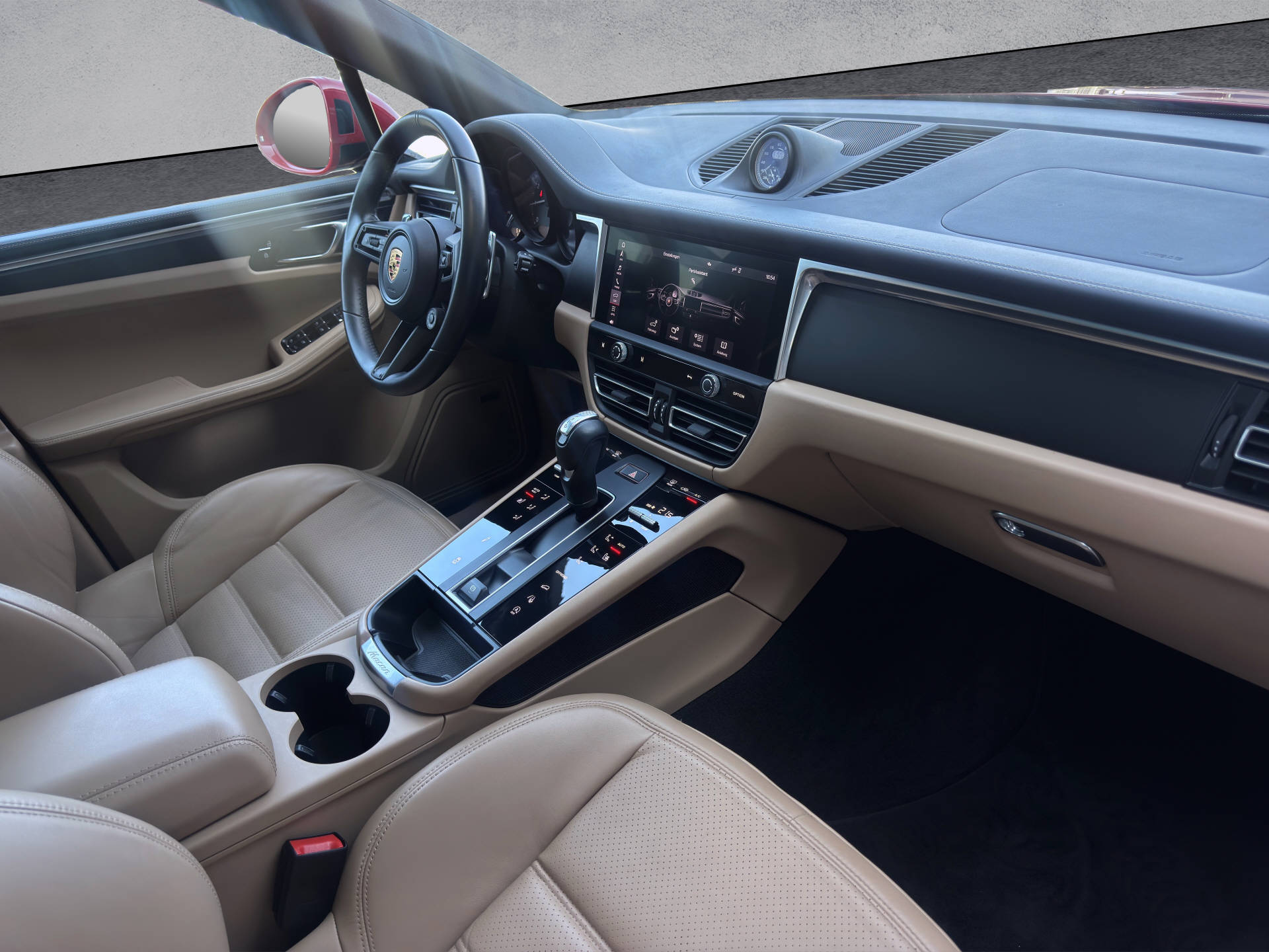 PORSCHE Macan T-image-7