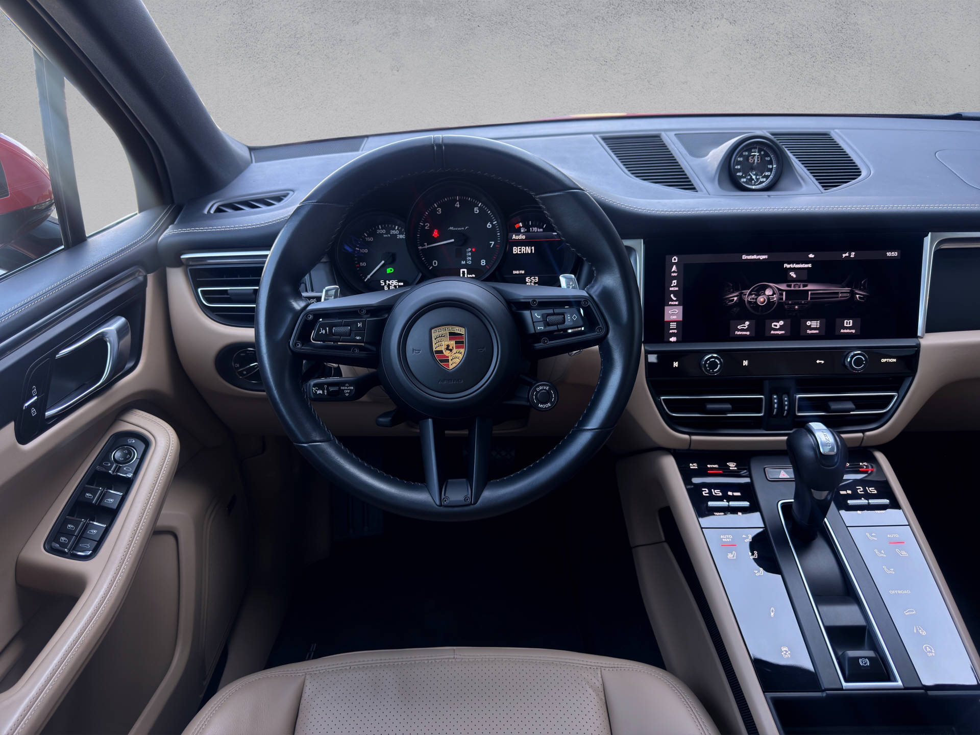 PORSCHE Macan T-image-5