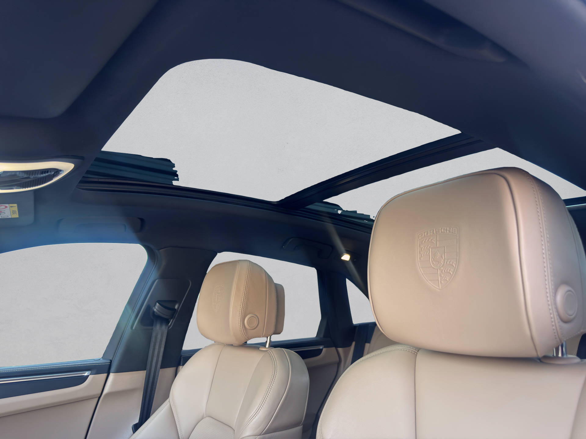 PORSCHE Macan T-image-14