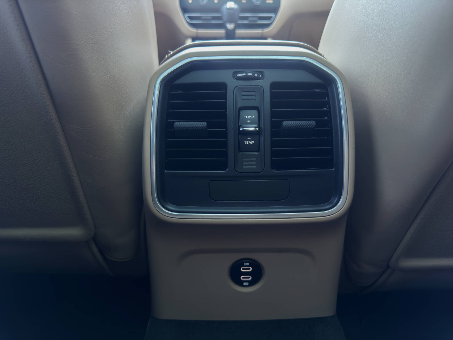 PORSCHE Macan T-image-12