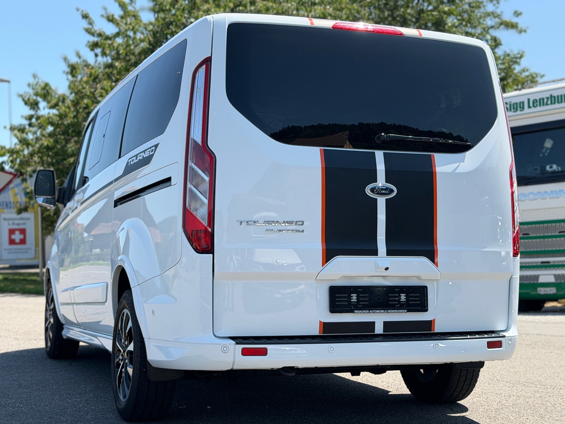 FORD Tourneo Custom 320 L1H1 Titanium A-image-5