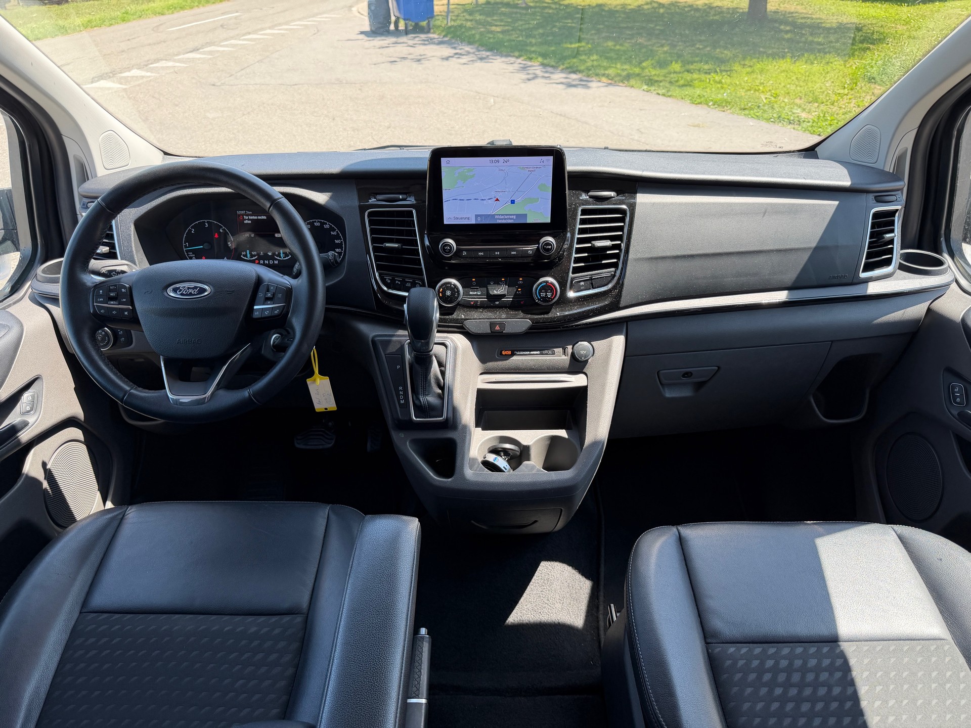 FORD Tourneo Custom 320 L1H1 Titanium A-image-6