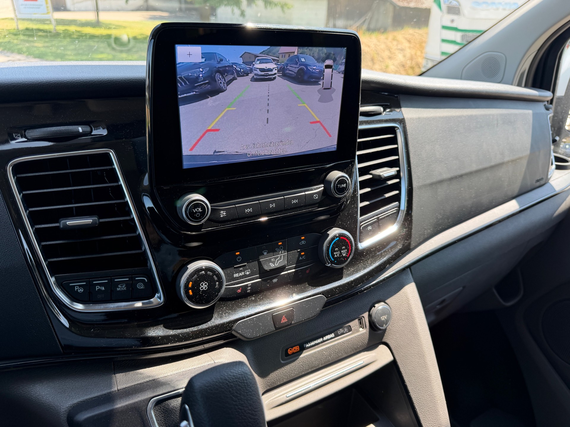 FORD Tourneo Custom 320 L1H1 Titanium A-image-7