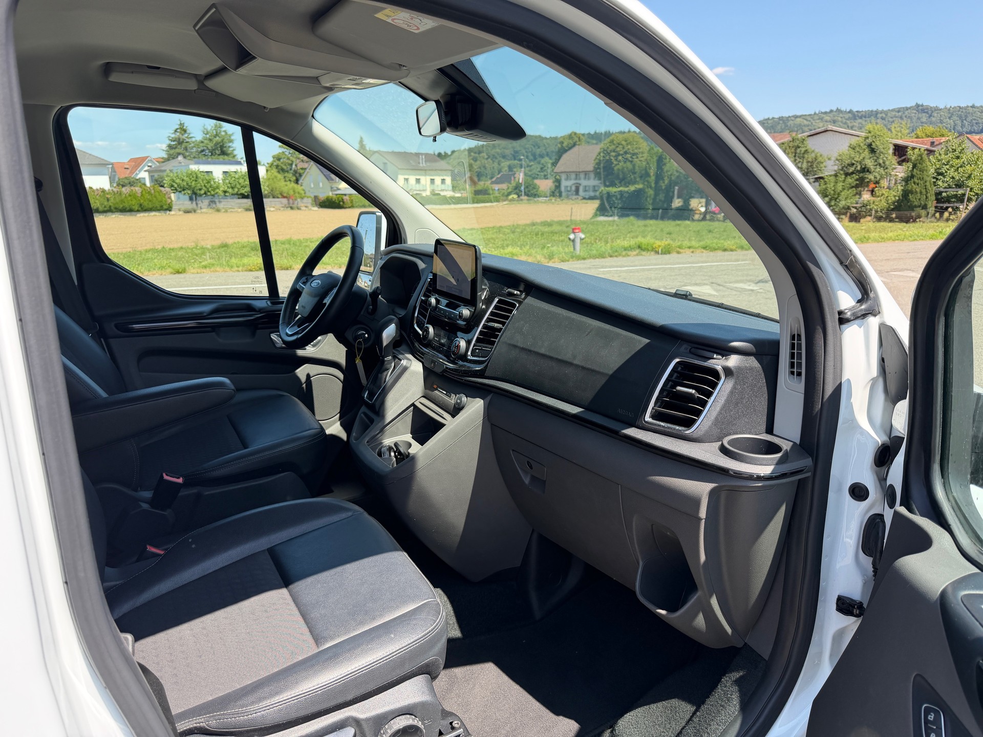 FORD Tourneo Custom 320 L1H1 Titanium A-image-10