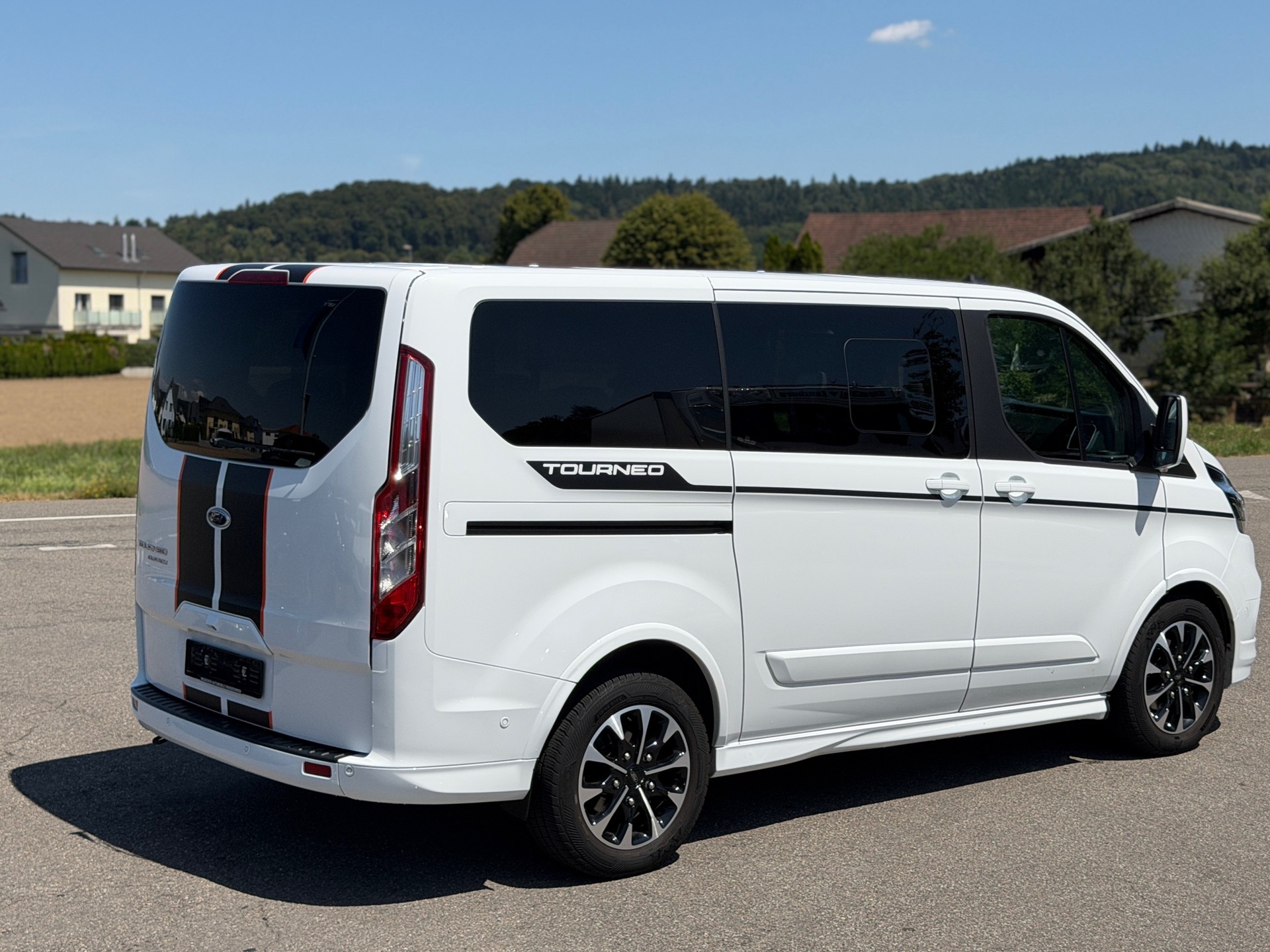 FORD Tourneo Custom 320 L1H1 Titanium A-image-14