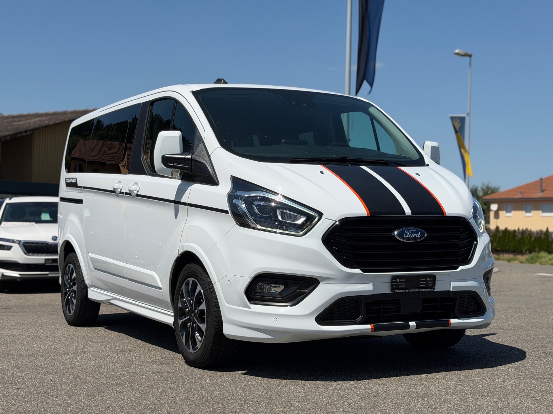 FORD Tourneo Custom 320 L1H1 Titanium A-image-2