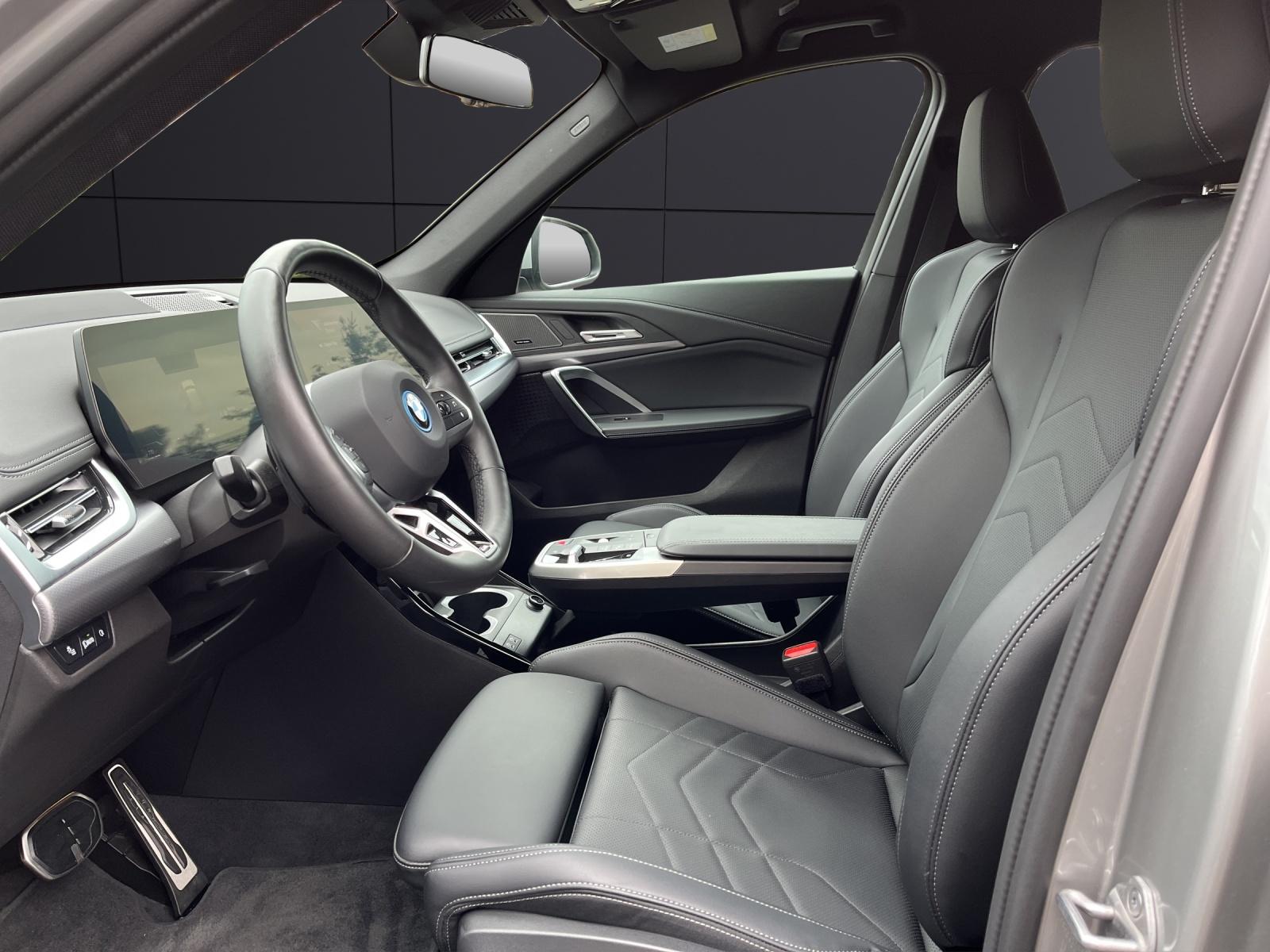 BMW X1 30e xDrive paddles-image-1