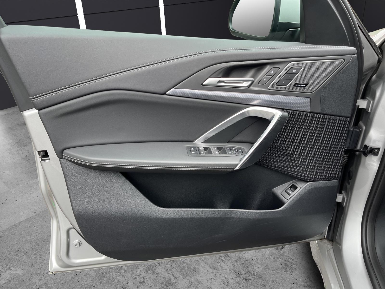BMW X1 30e xDrive paddles-image-7