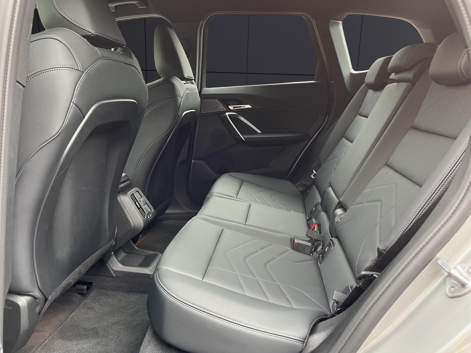 BMW X1 30e xDrive paddles-image-13