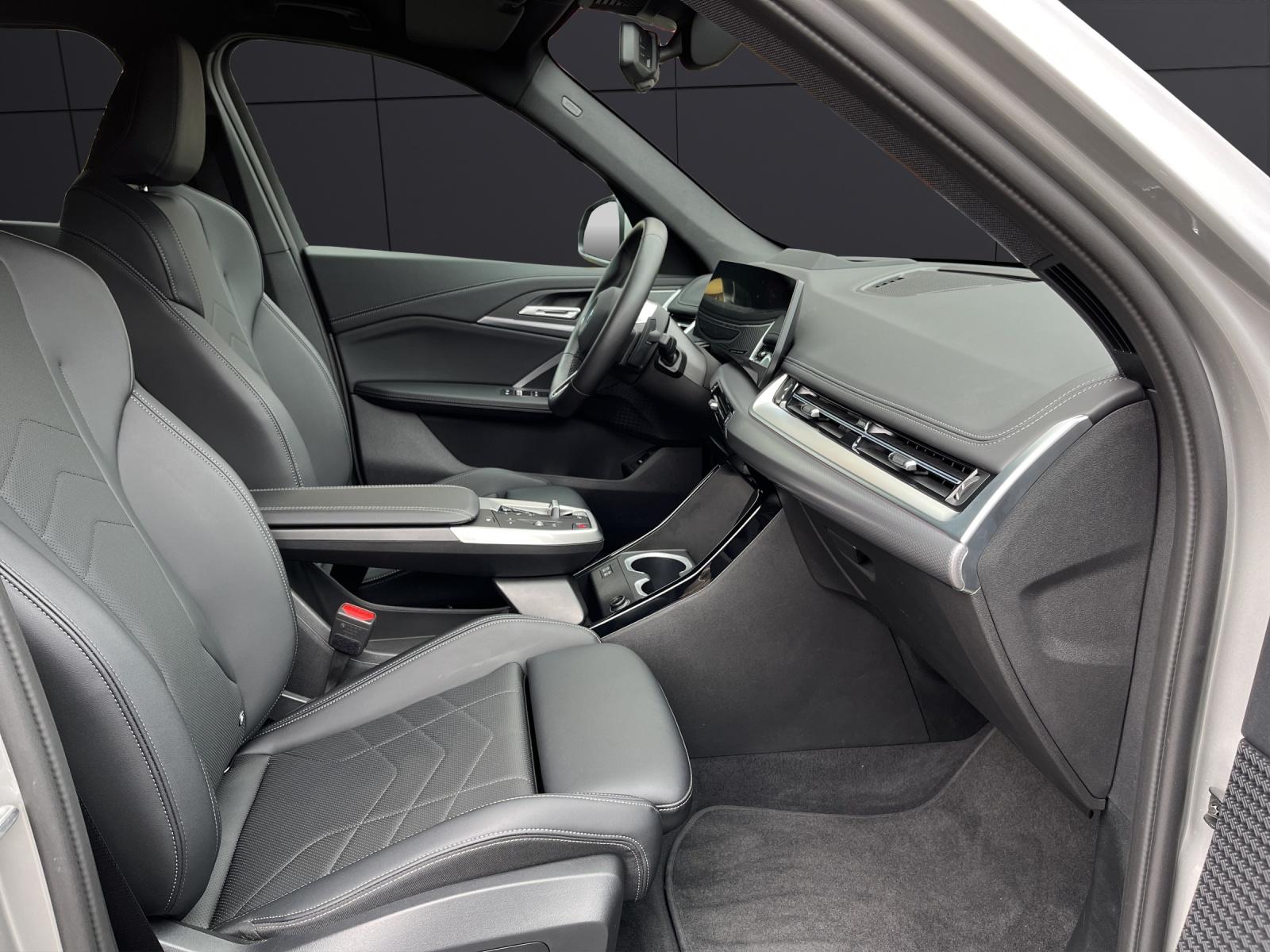 BMW X1 30e xDrive paddles-image-18