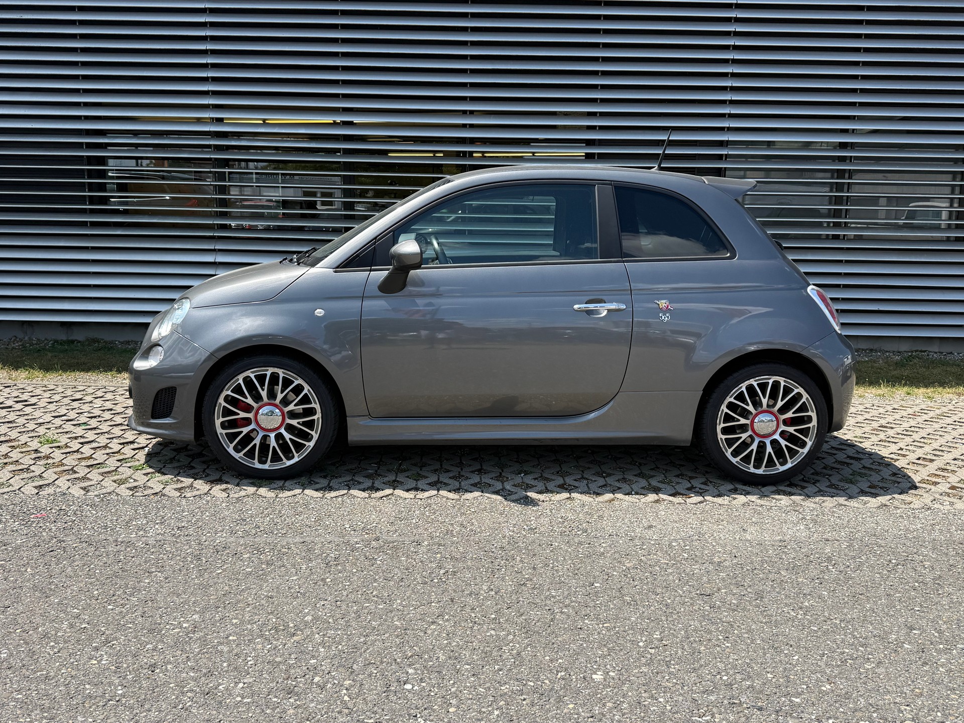 FIAT 500 1.4 16V Turbo Abarth-image-10