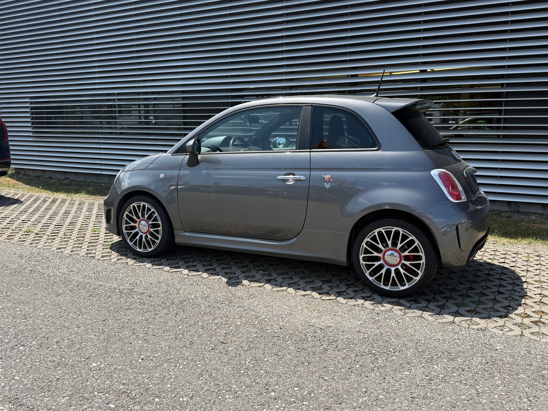FIAT 500 1.4 16V Turbo Abarth-image-11