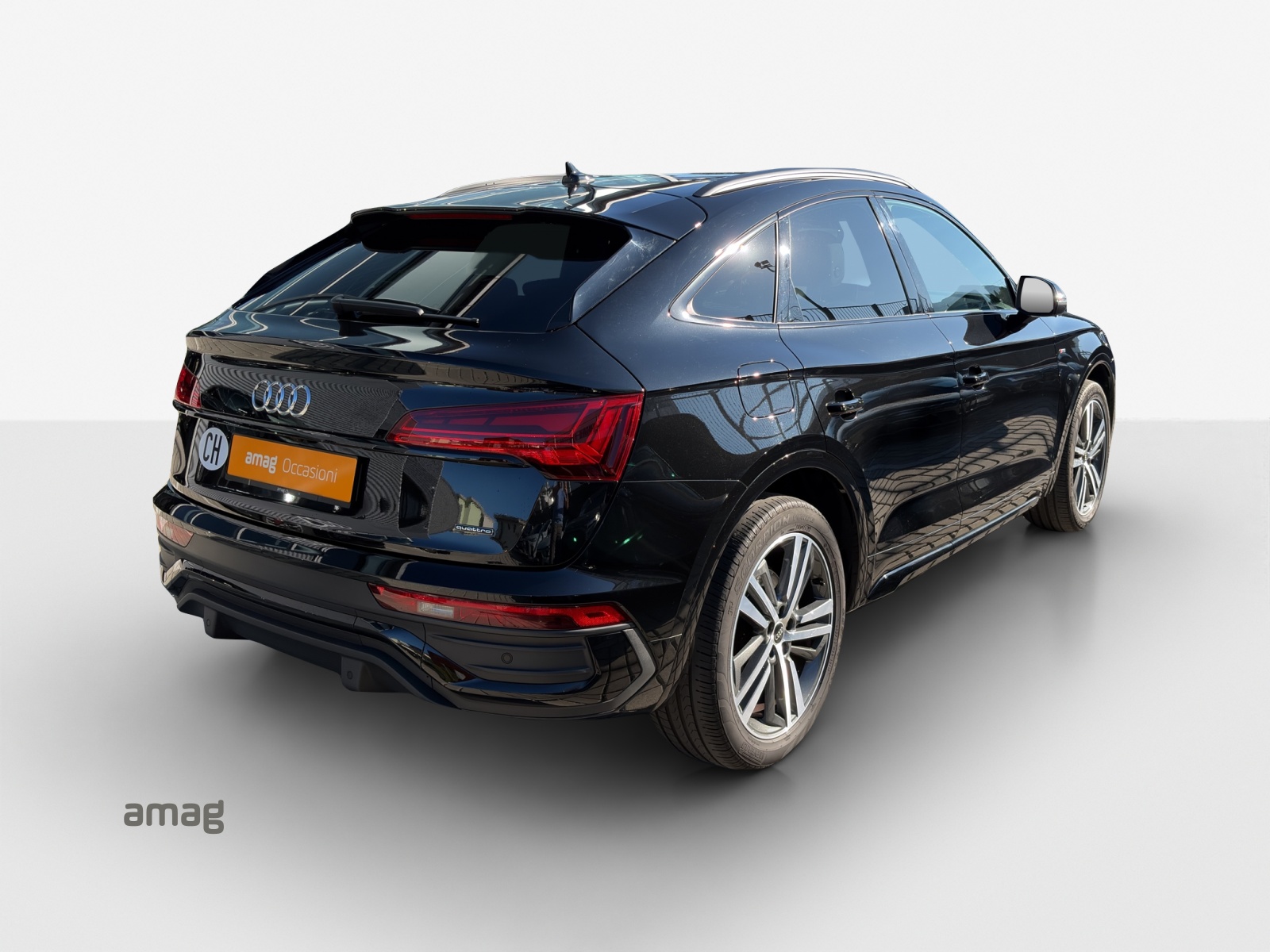 AUDI Q5 Sportback 40 TDI Blackedition quattro S-tronic-image-4