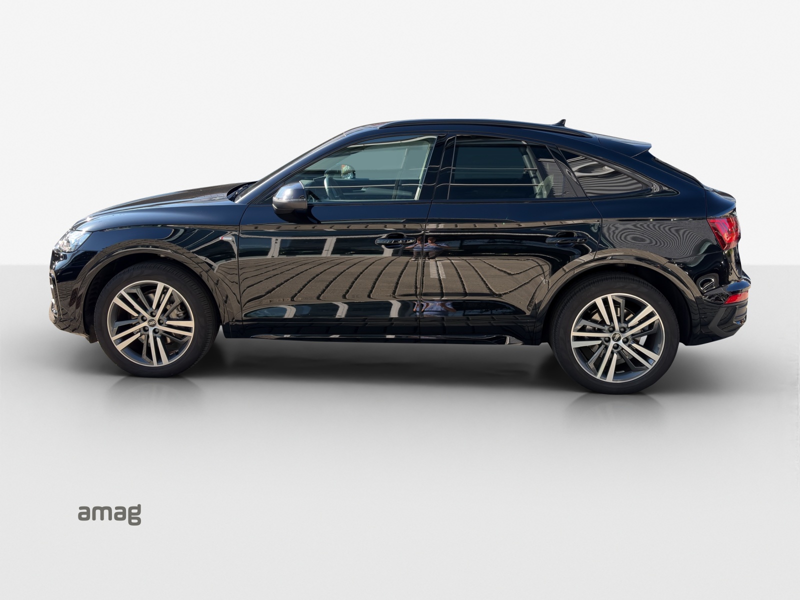 AUDI Q5 Sportback 40 TDI Blackedition quattro S-tronic-image-1