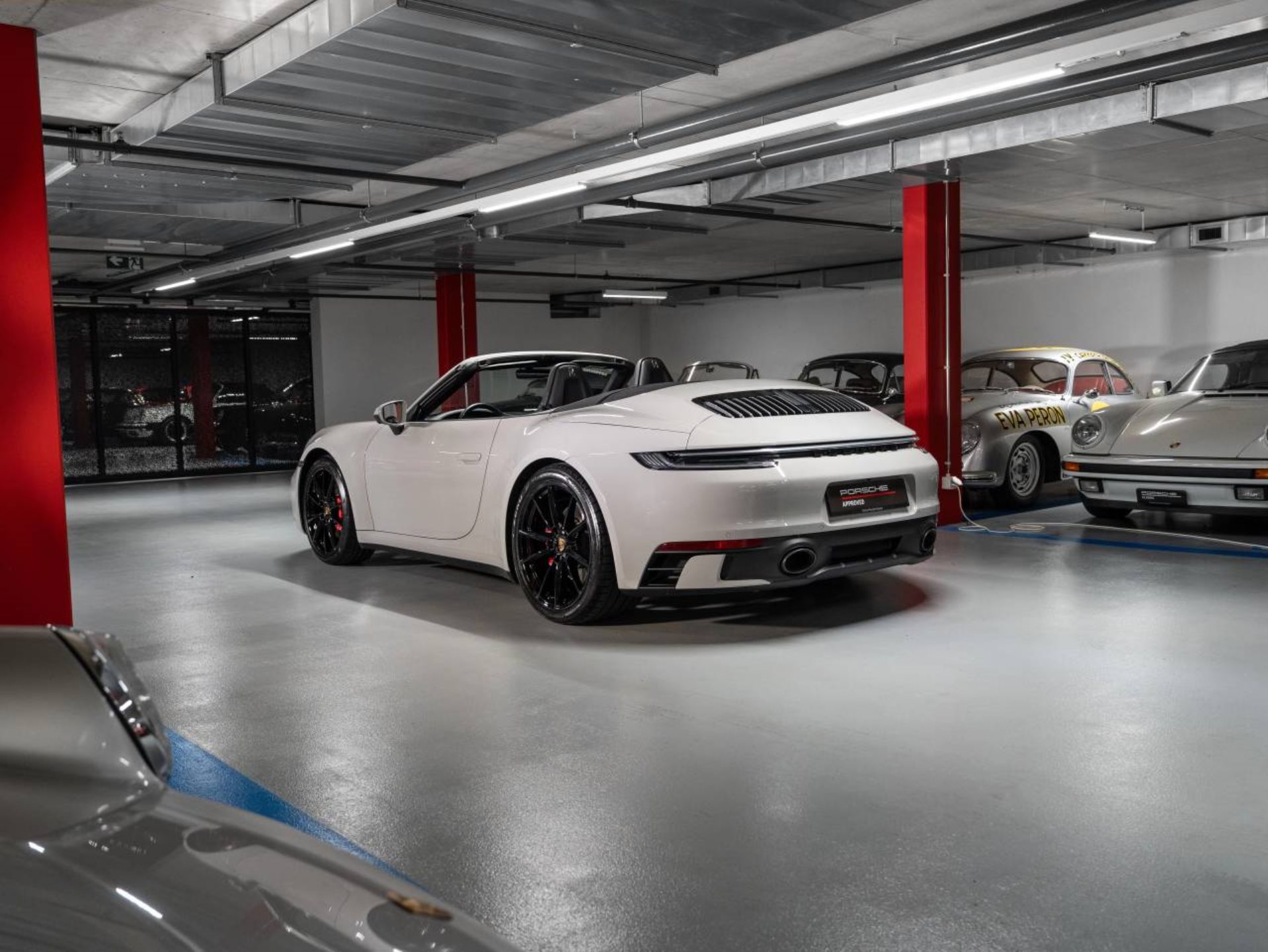 PORSCHE 911 Carrera 4S Cabriolet (MY21)-image-2