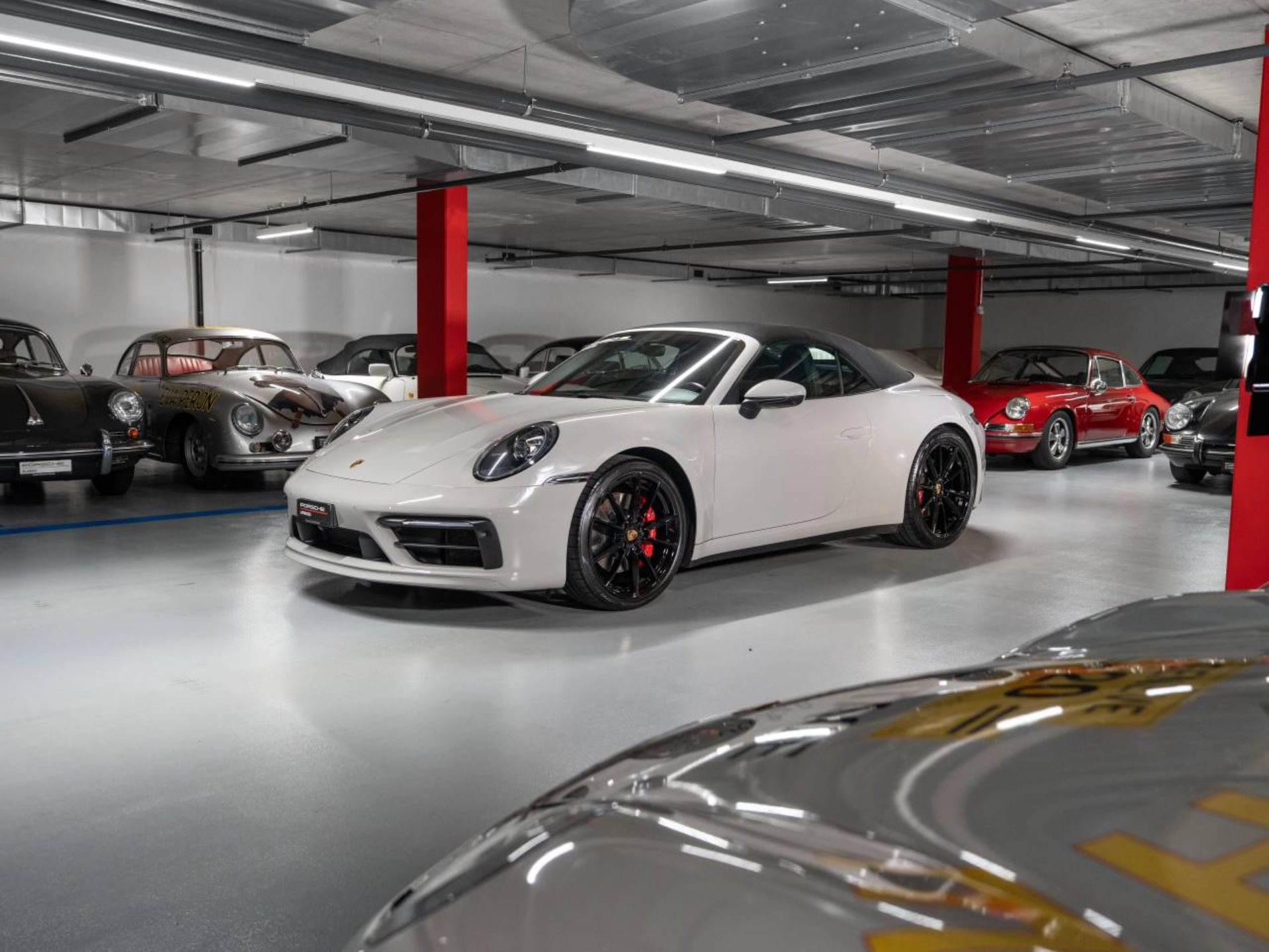 PORSCHE 911 Carrera 4S Cabriolet (MY21)-image-8