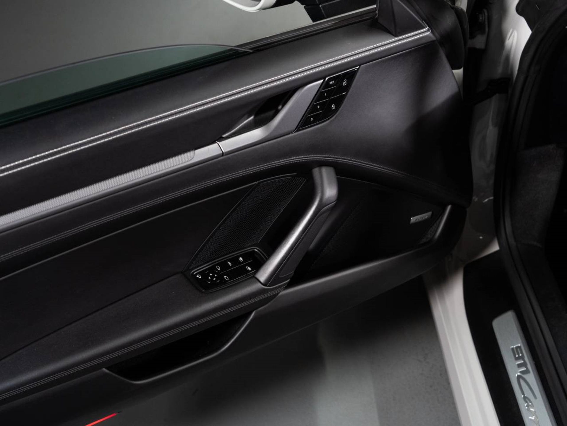 PORSCHE 911 Carrera 4S Cabriolet (MY21)-image-16
