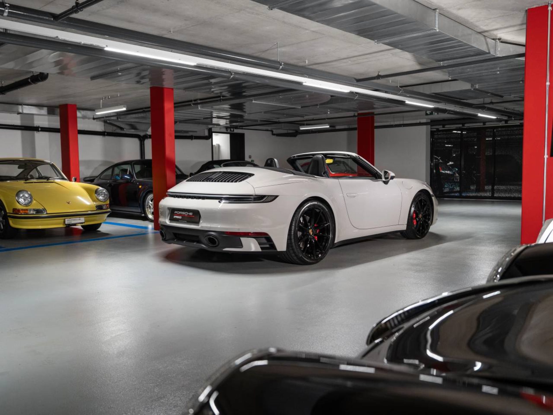 PORSCHE 911 Carrera 4S Cabriolet (MY21)-image-7