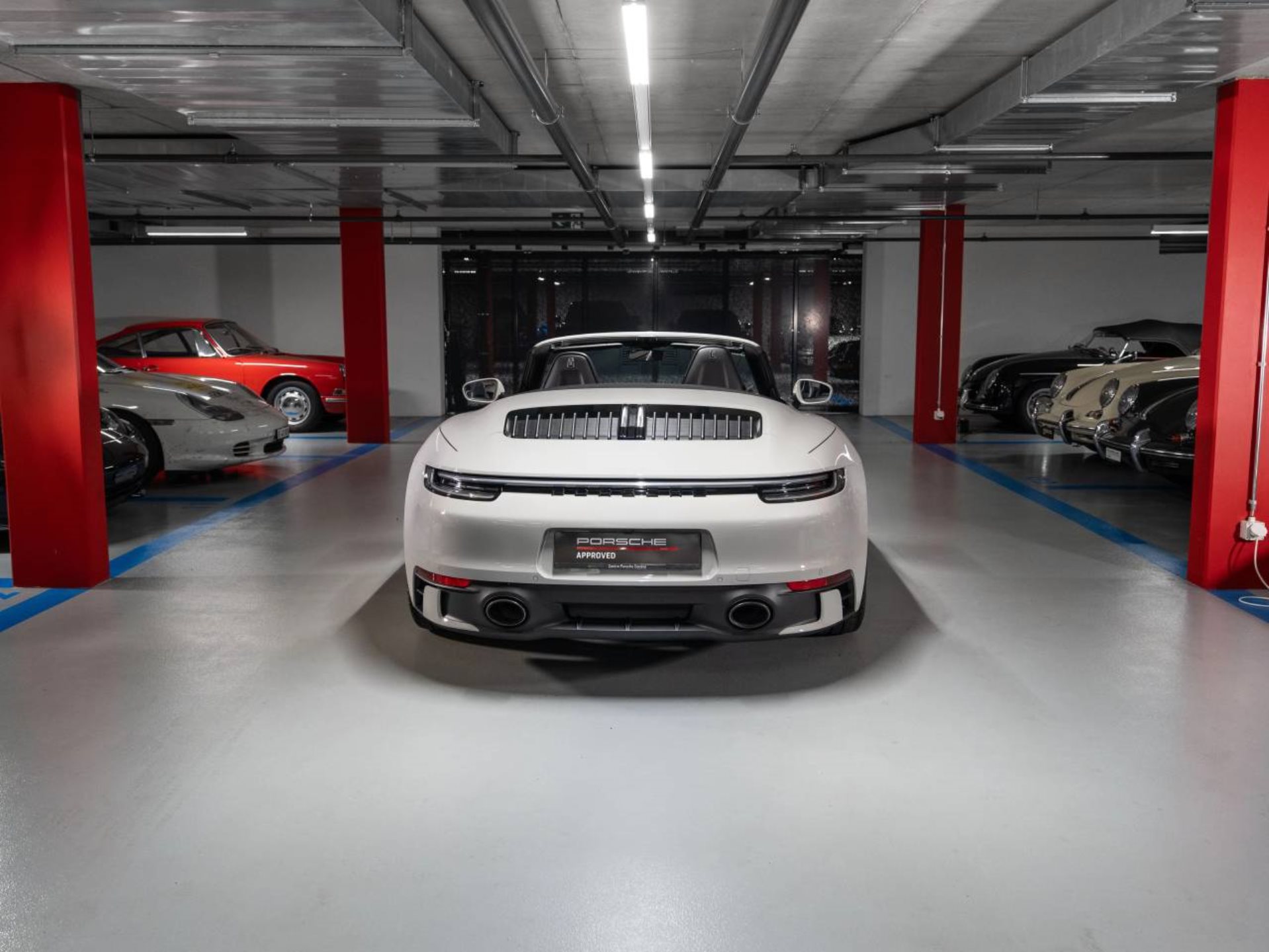 PORSCHE 911 Carrera 4S Cabriolet (MY21)-image-6