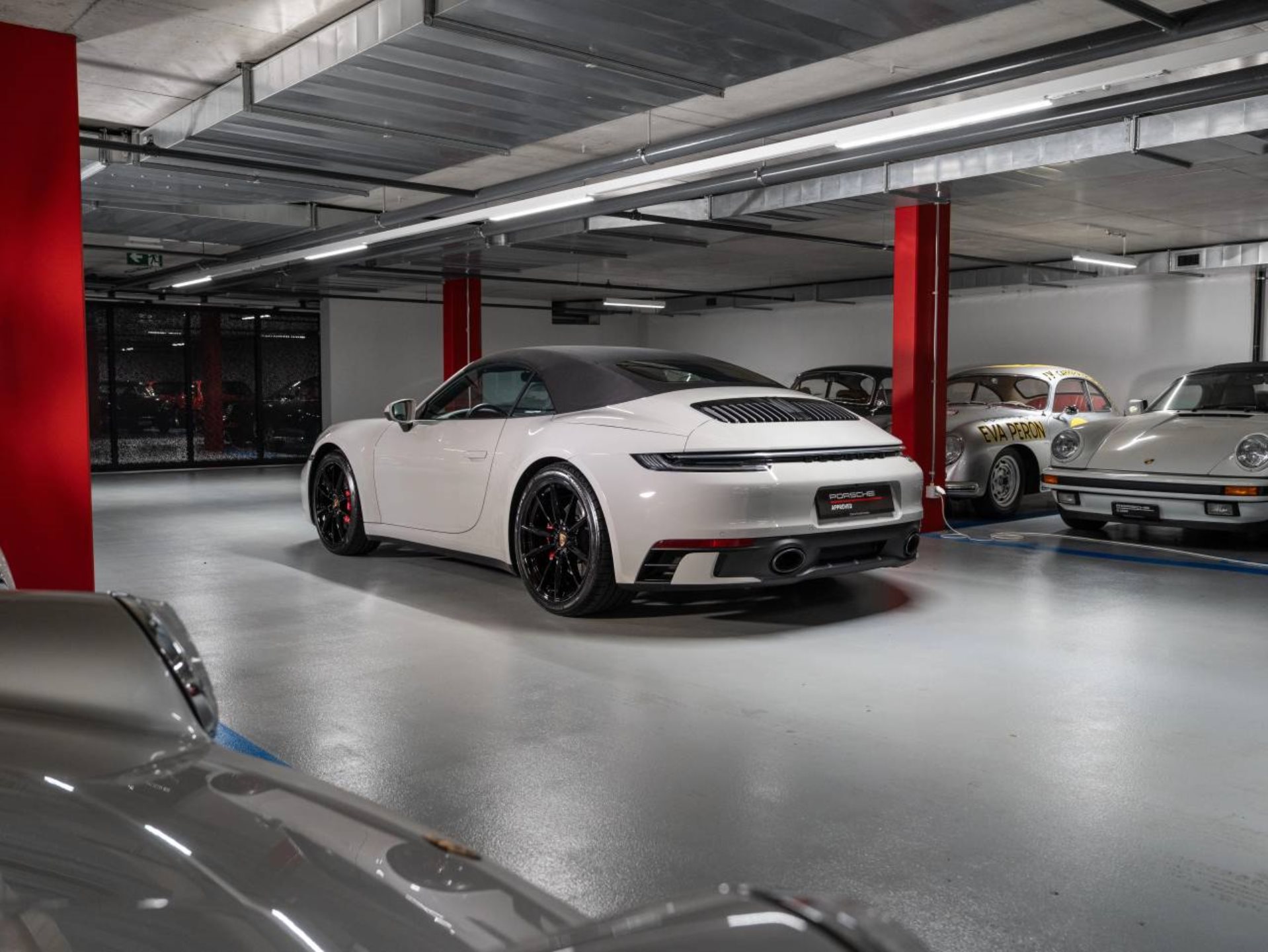 PORSCHE 911 Carrera 4S Cabriolet (MY21)-image-9