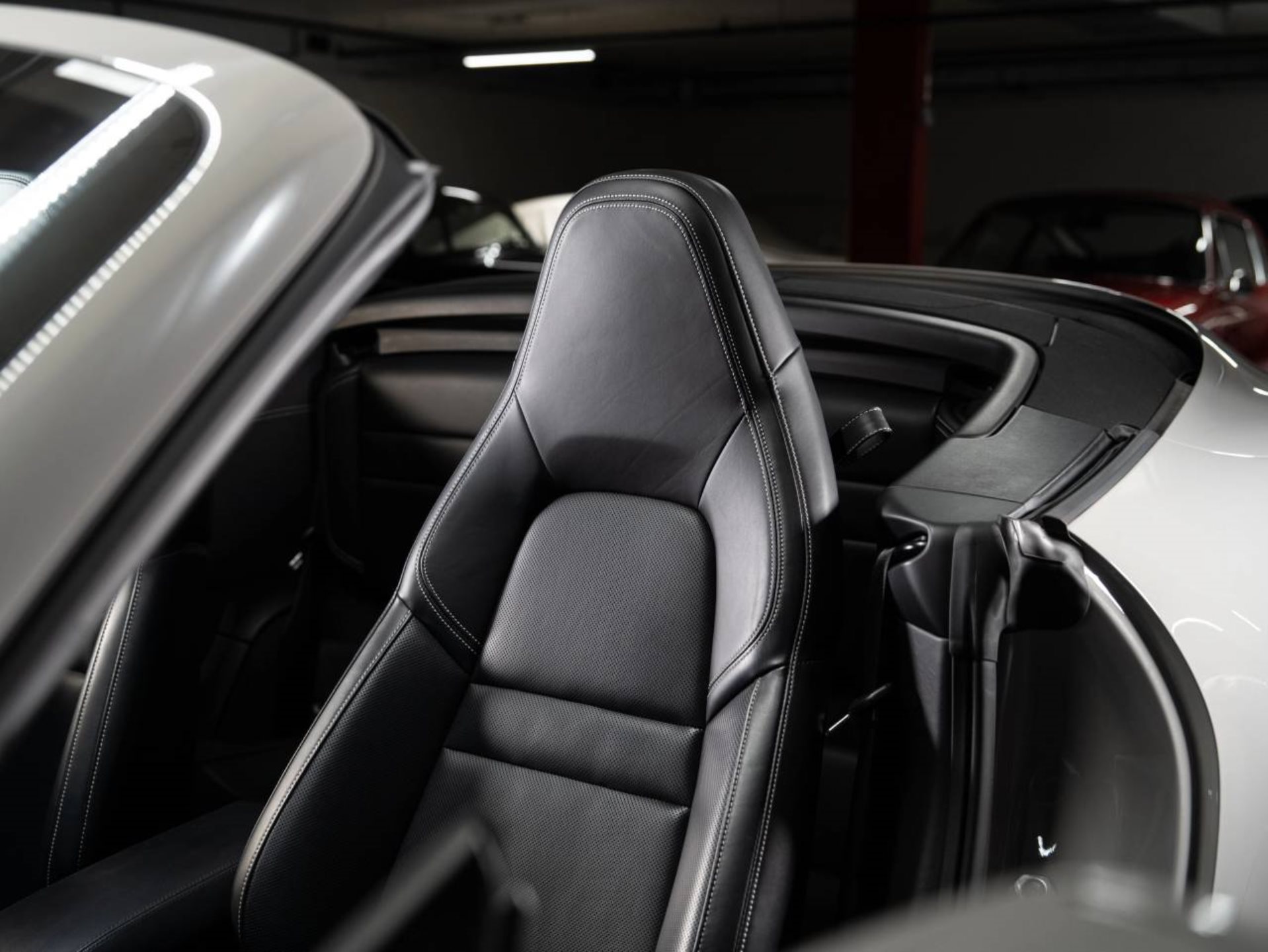 PORSCHE 911 Carrera 4S Cabriolet (MY21)-image-19