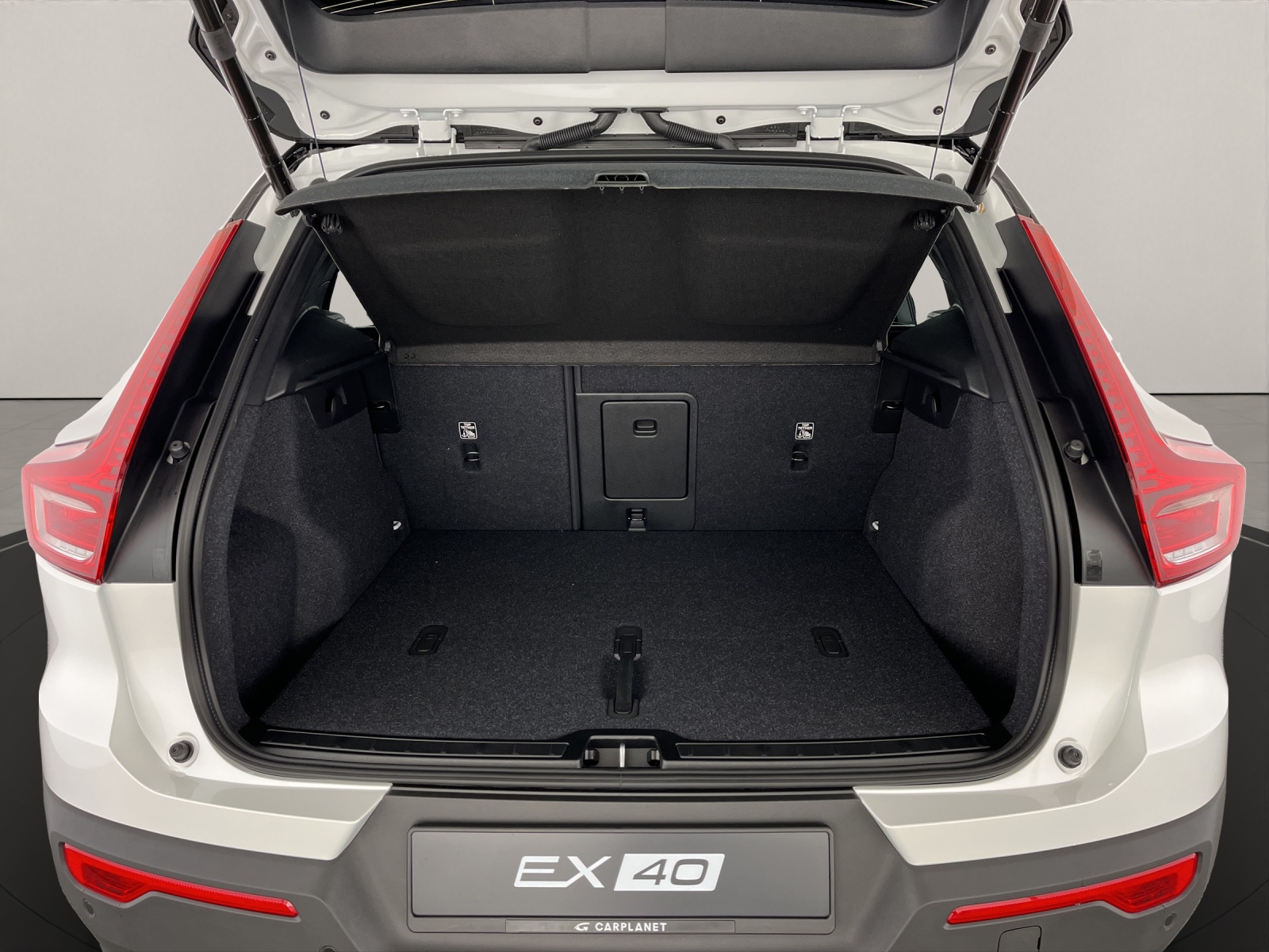 VOLVO EX40 Twin Performance Ultra AWD-image-5