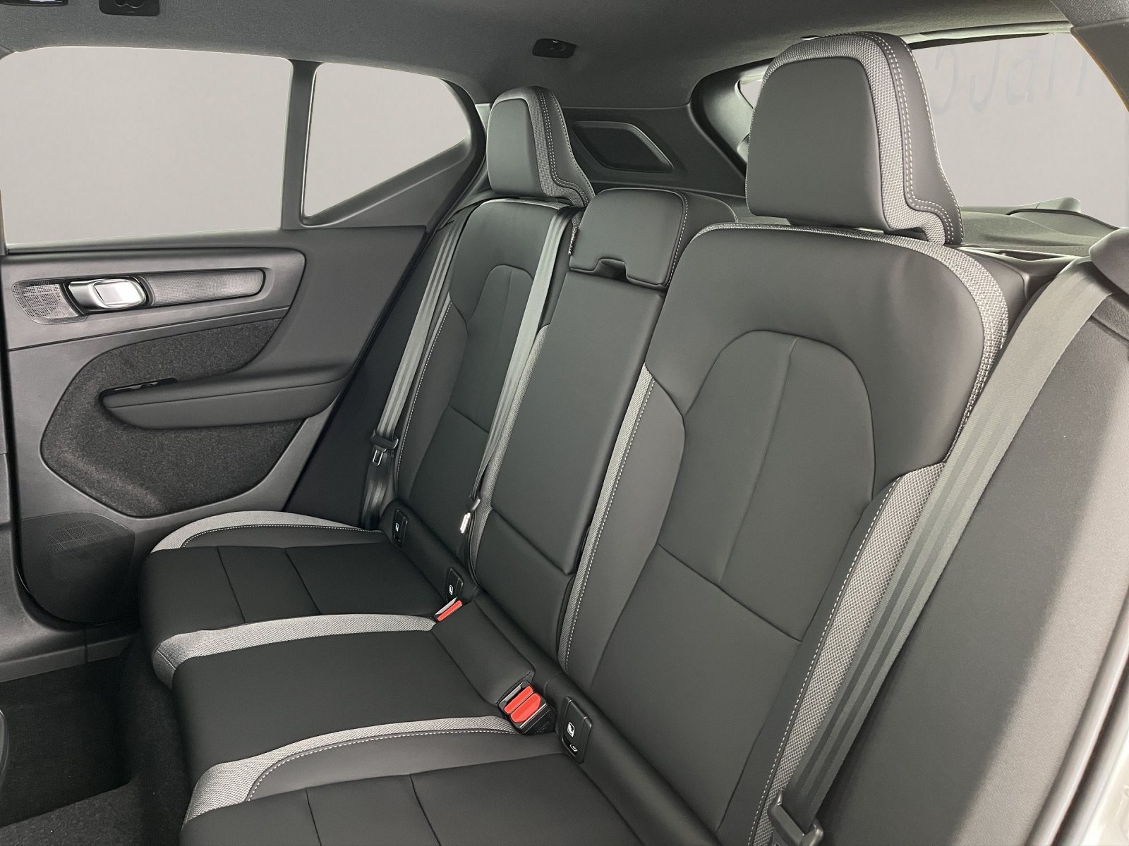 VOLVO EX40 Twin Performance Ultra AWD-image-11